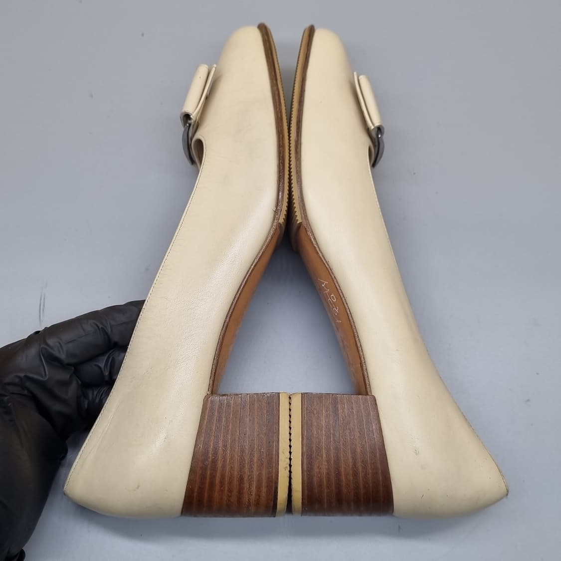 페라가모 여성구두 250 굽5 상품이미지5