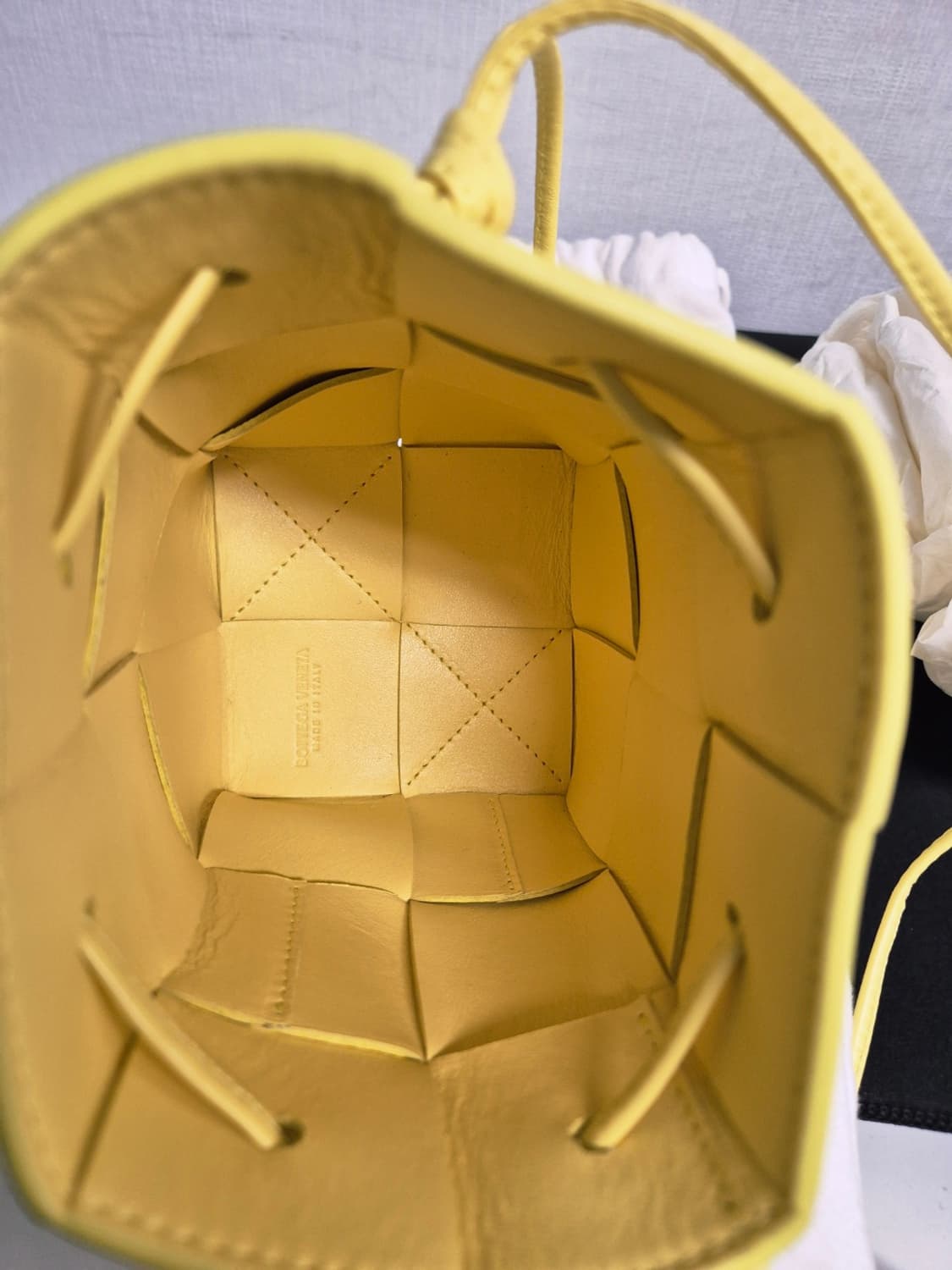 (새상품급)보테가베네타 카세트 버킷백 상품이미지7