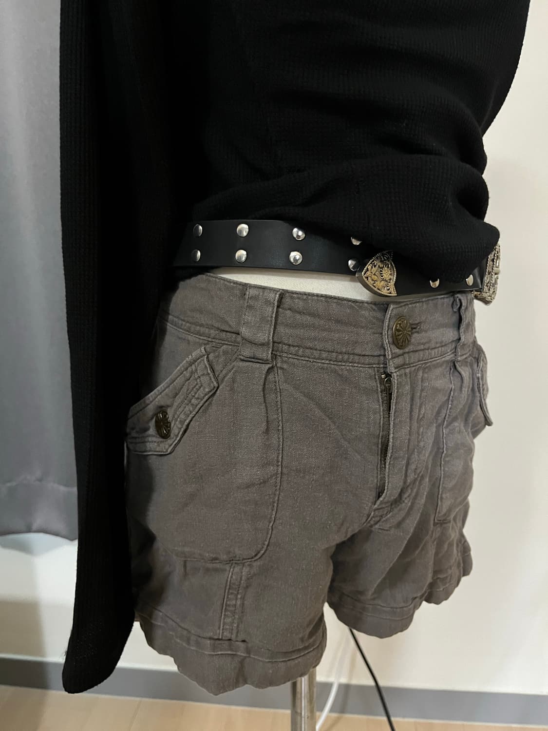 Dark grey cargo shorts 상품이미지1