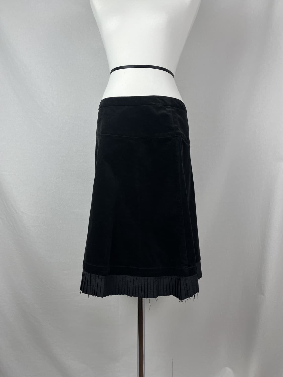 DKNY 벨벳 플리츠 미디 스커트  상품이미지2