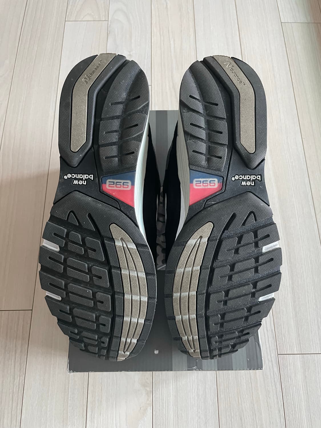 뉴발란스 992 블랙 그레이 270 상품이미지5