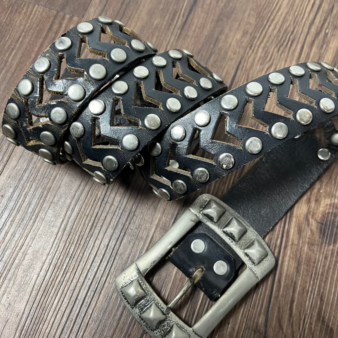 [JPN] 빈티지 펑크 스터드 컷아웃 레더 벨트 상품이미지2