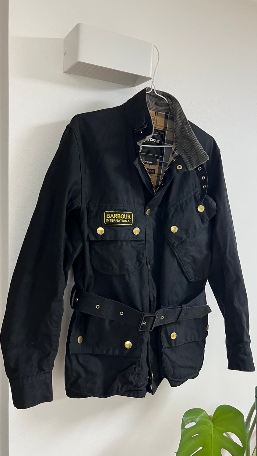 바버 인터내셔널 블랙 왁스 자켓 34 상품이미지1