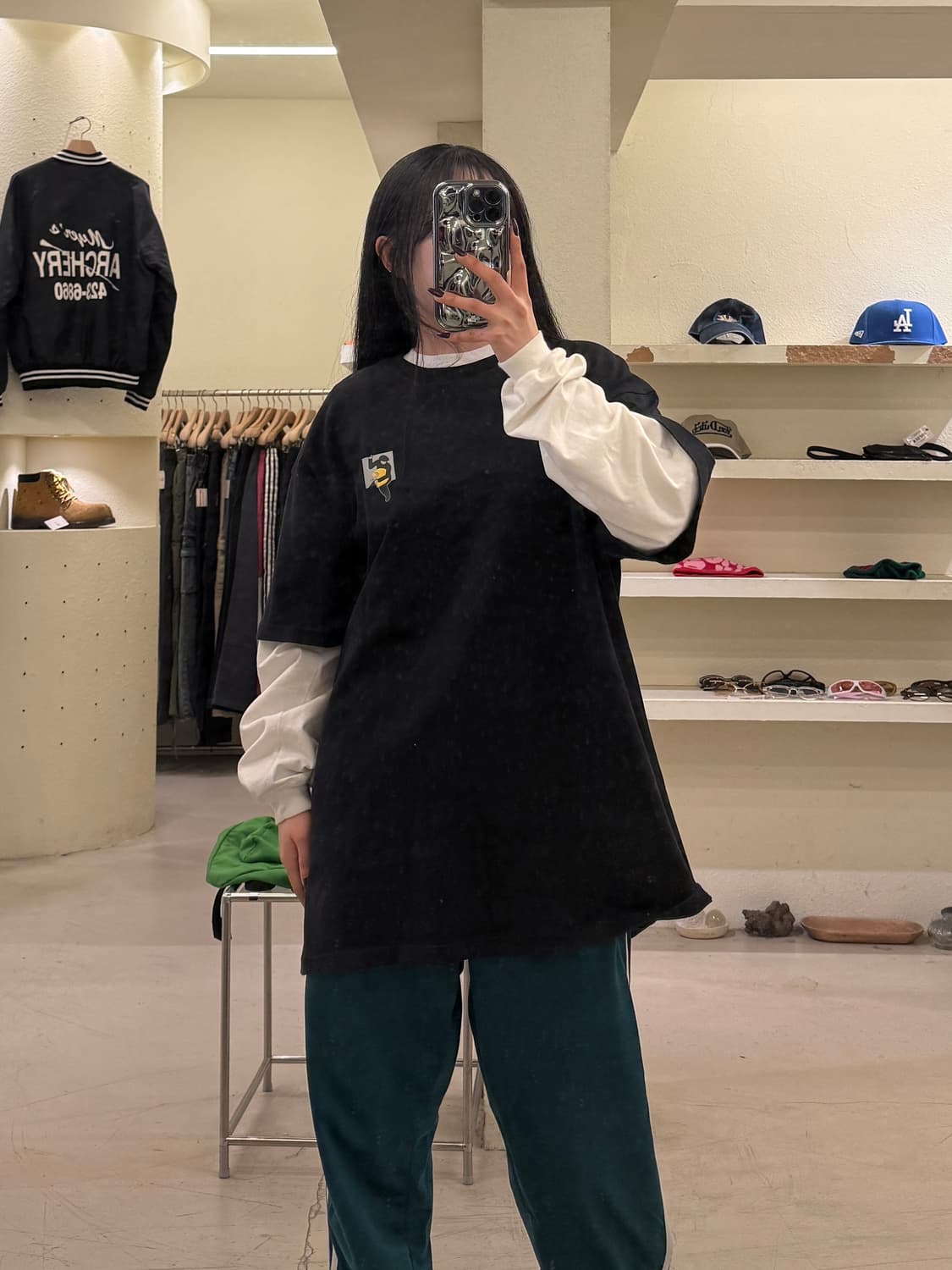 칼하트 WIP 그래픽 반팔 티셔츠 블랙 U1136 상품이미지1