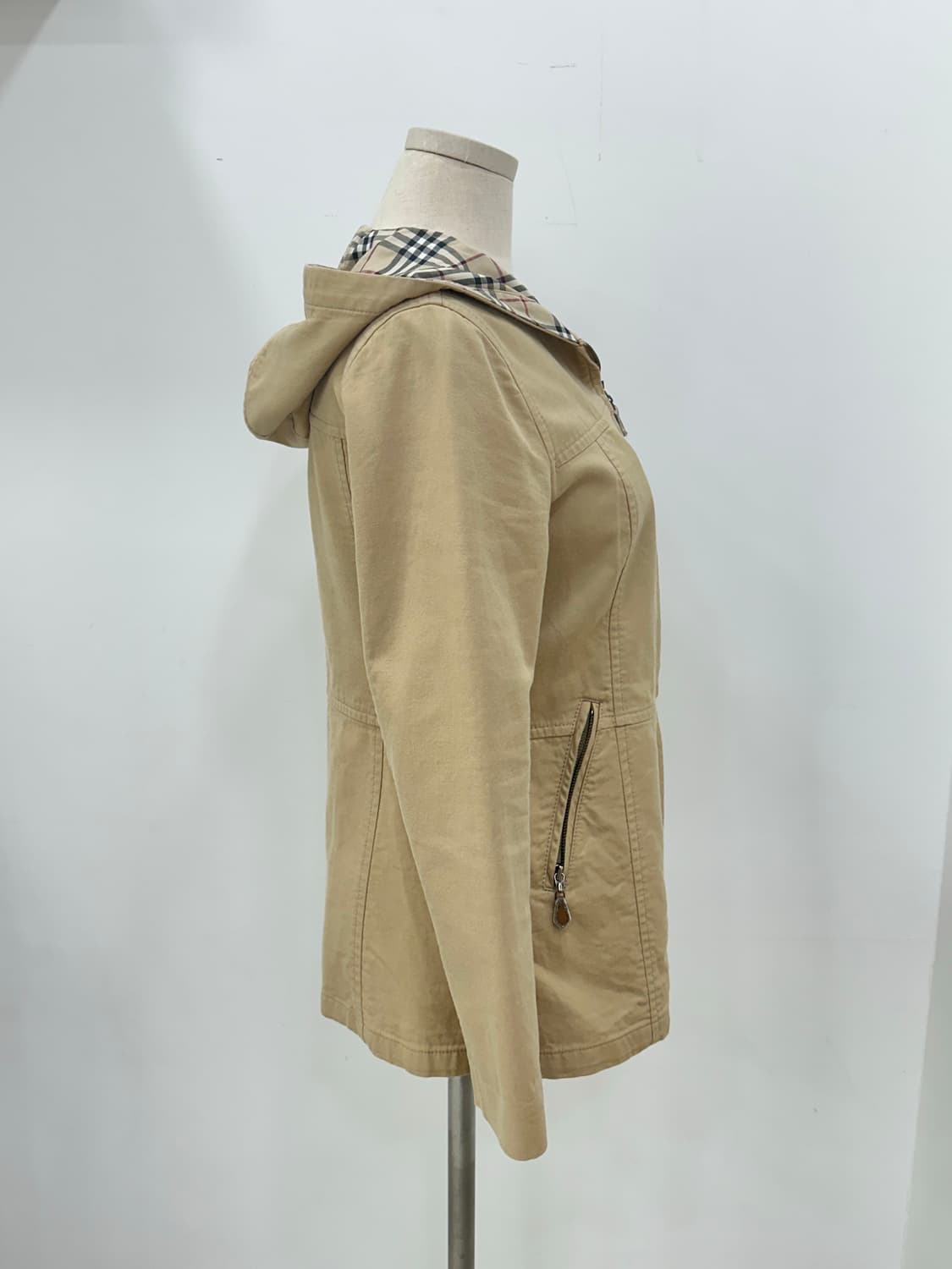 버버리 런던 블루라벨 후드 자켓 상품이미지2