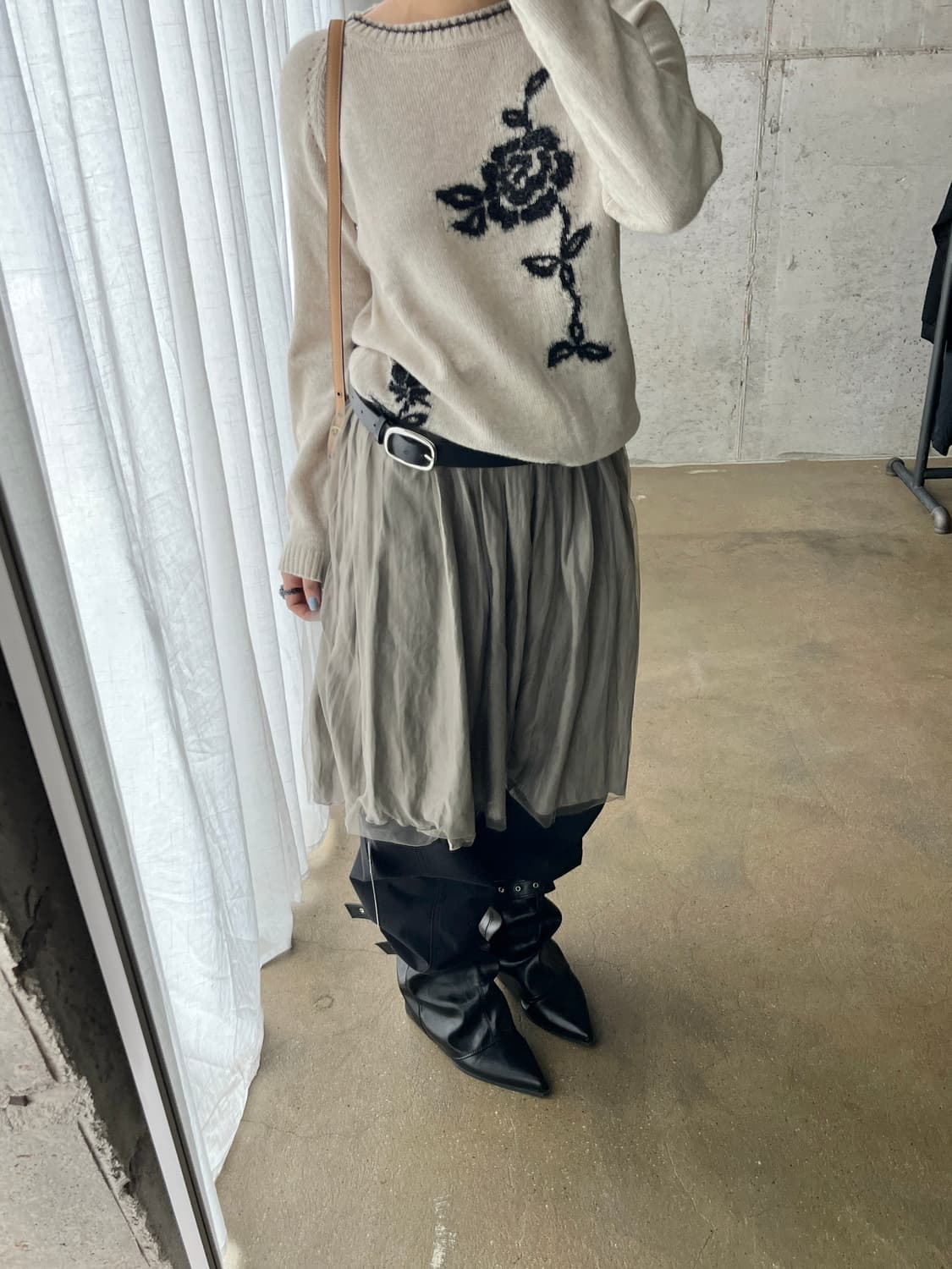 Mou 이탈리안 로즈 스웨터 오트밀 상품이미지6