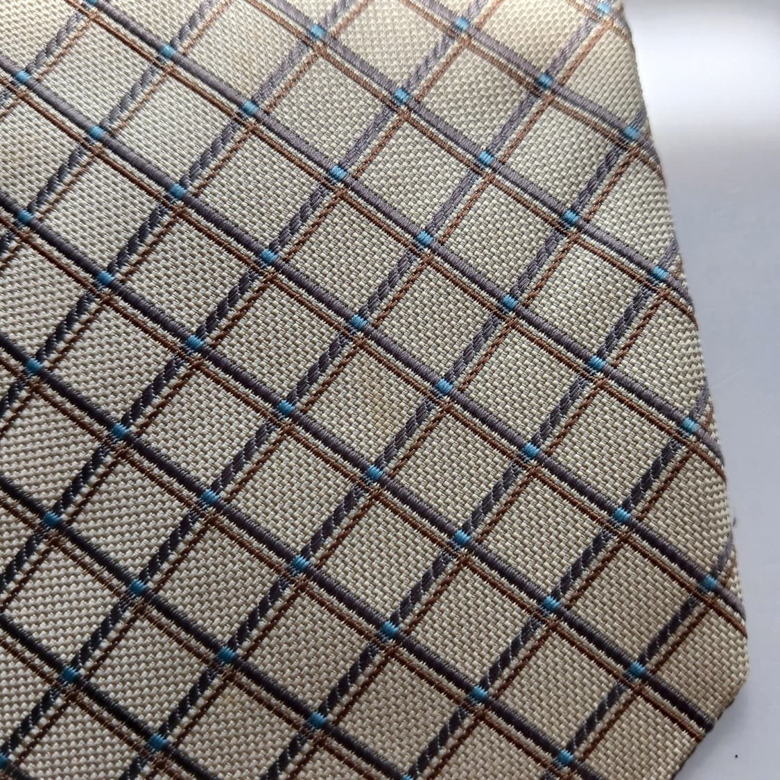 버버리 실크 베이지 체크 넥타이 9.6cm B등급 A18656
 상품이미지8