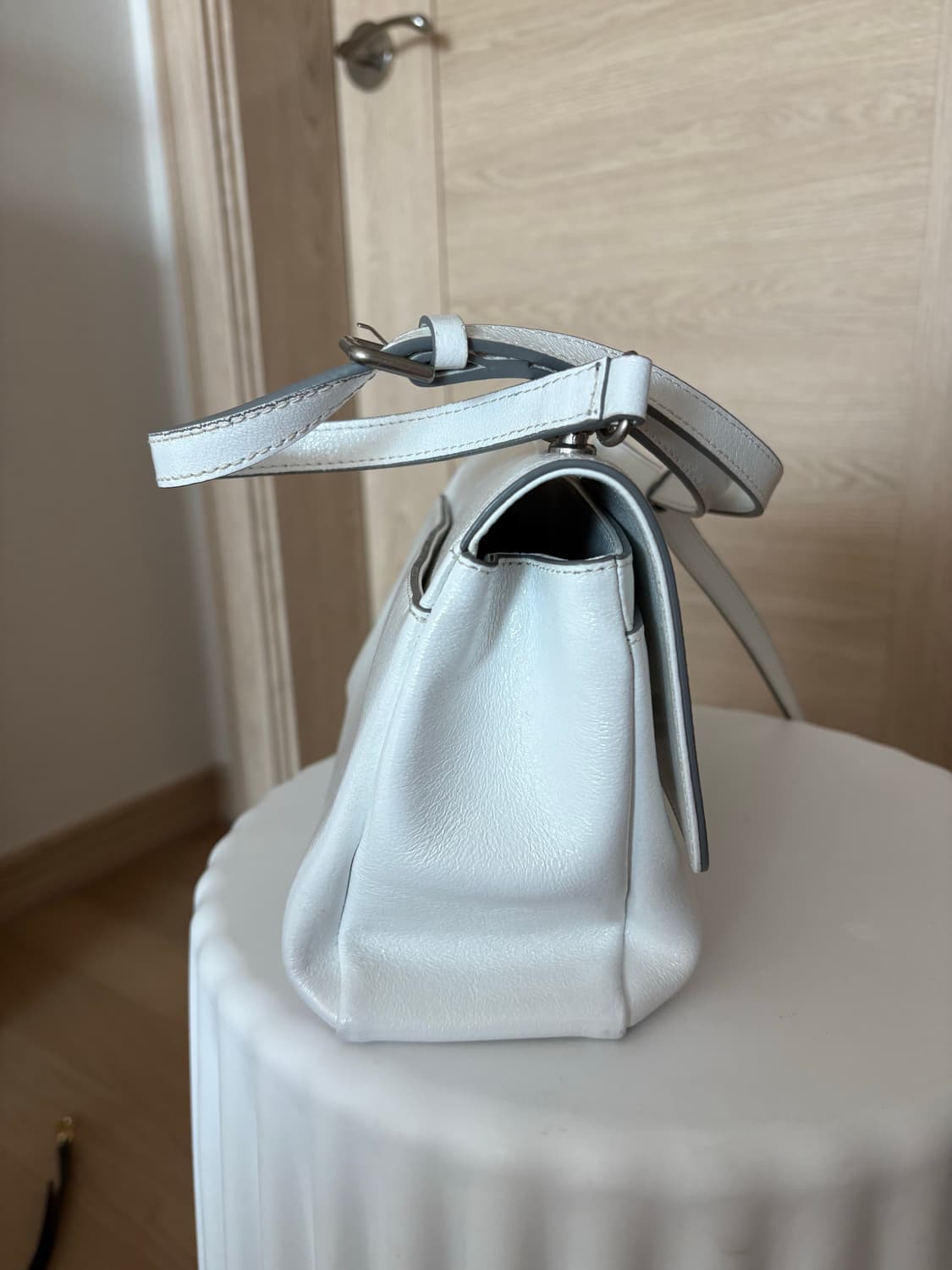 분크 바게트백 미듐 화이트 상품이미지2