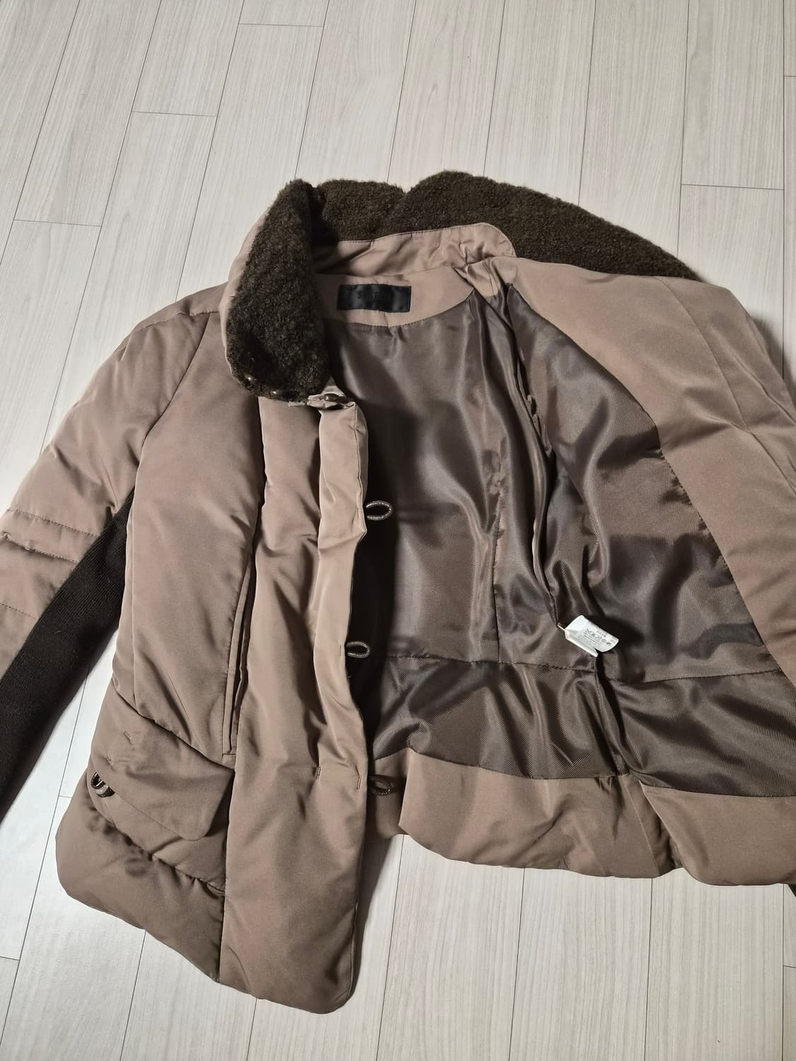 [한섬 SYSTEM] 시스템 양털 칼라 오리털 경량 패딩 (베이지) 상품이미지5