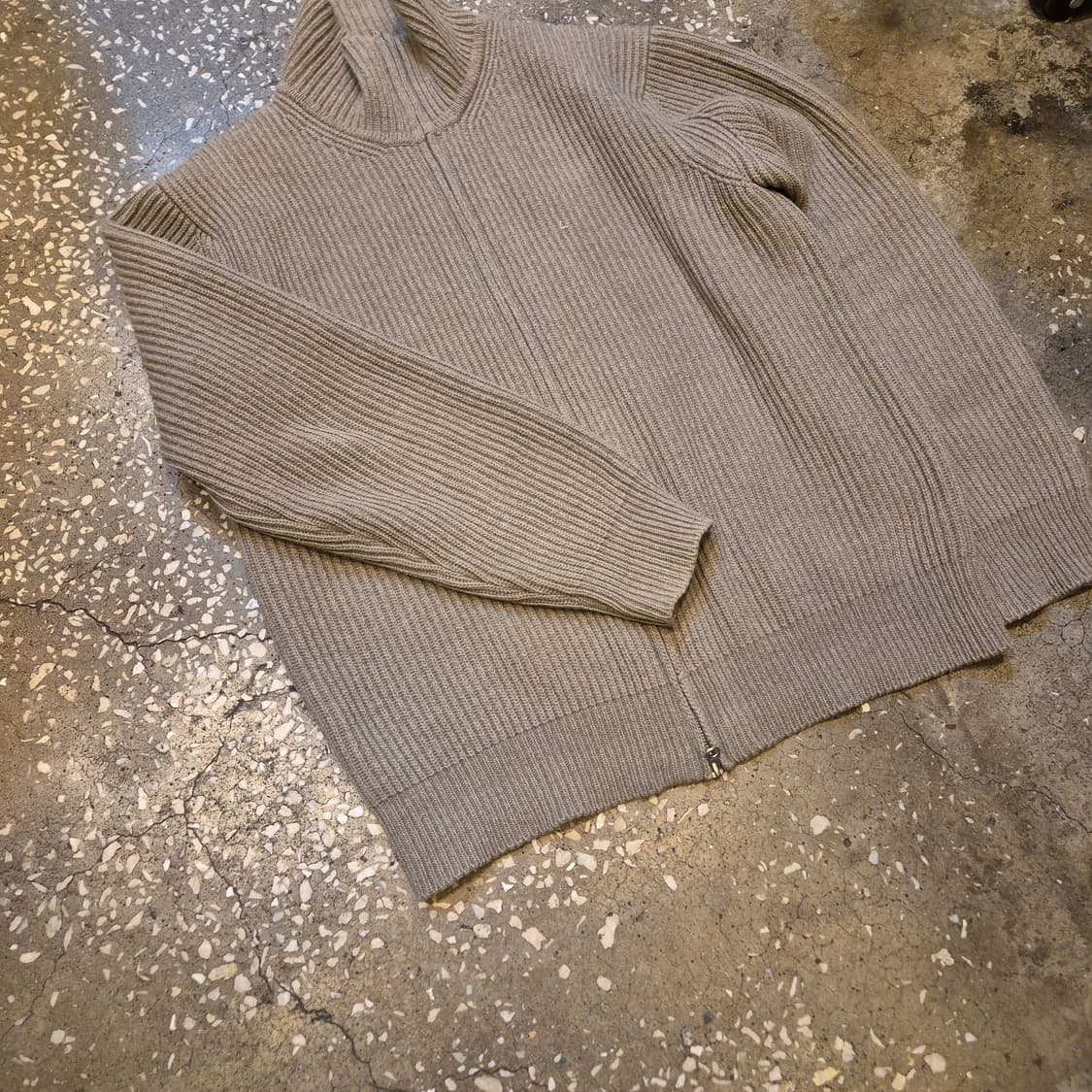 FREE(착샷잇음) 베이지 울 집업니트  상품이미지9