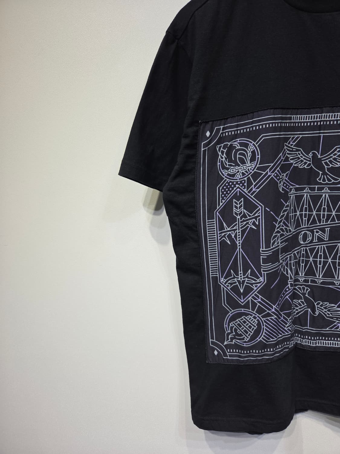 BTS 방탄소년단 [ON] 공식 굿즈 반팔 티셔츠 03 상품이미지4