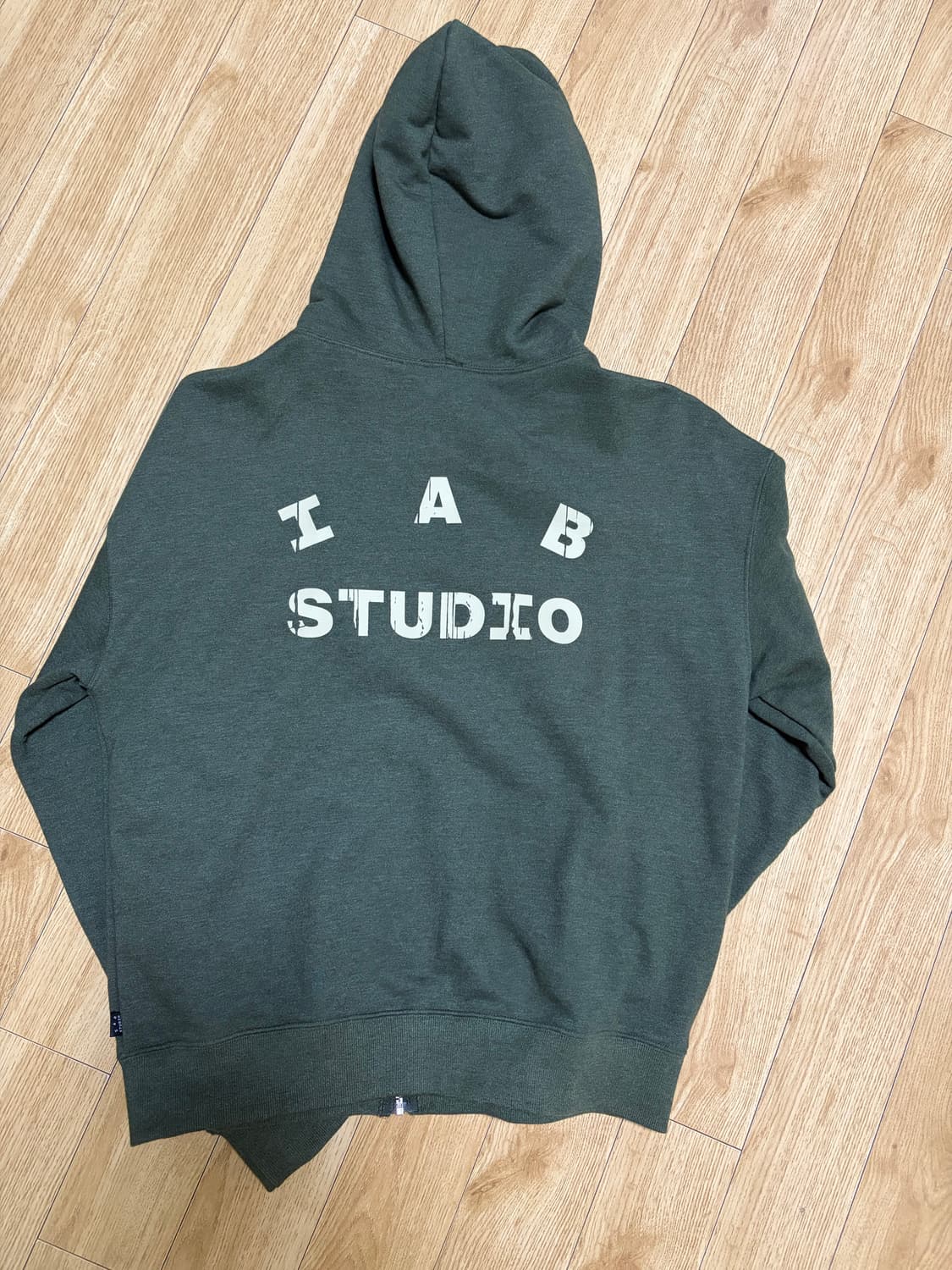 [M] 아이앱 스튜디오 x D.P. 후드 집업 다크 그린 상품이미지2