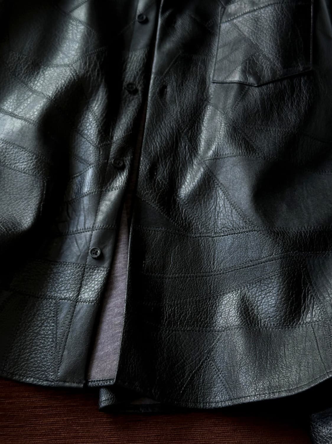 Fake leather irregular panel design shir 상품이미지4