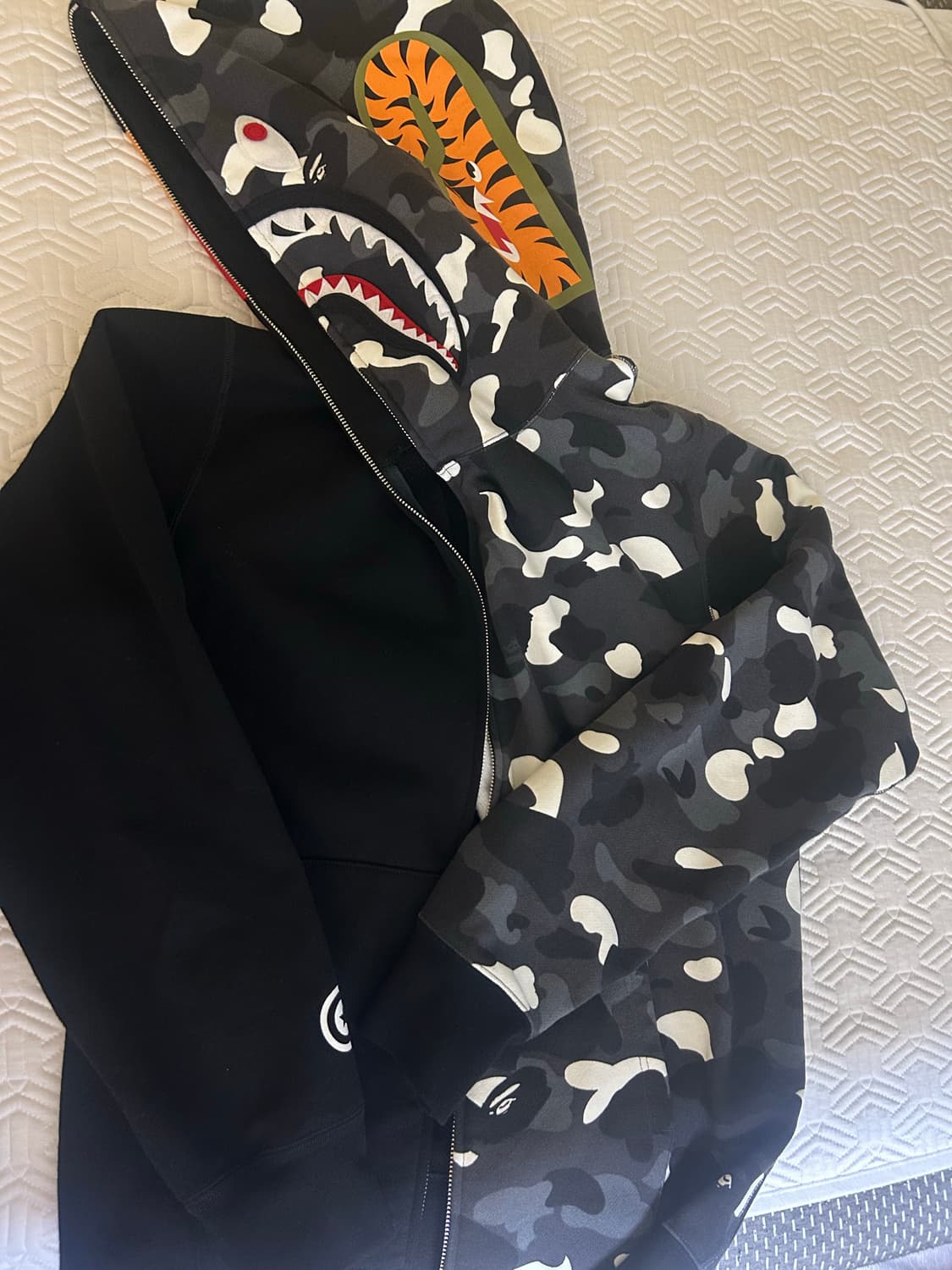 베이프 시티카모 타이거 샤크 풀 후드집업 상품이미지4