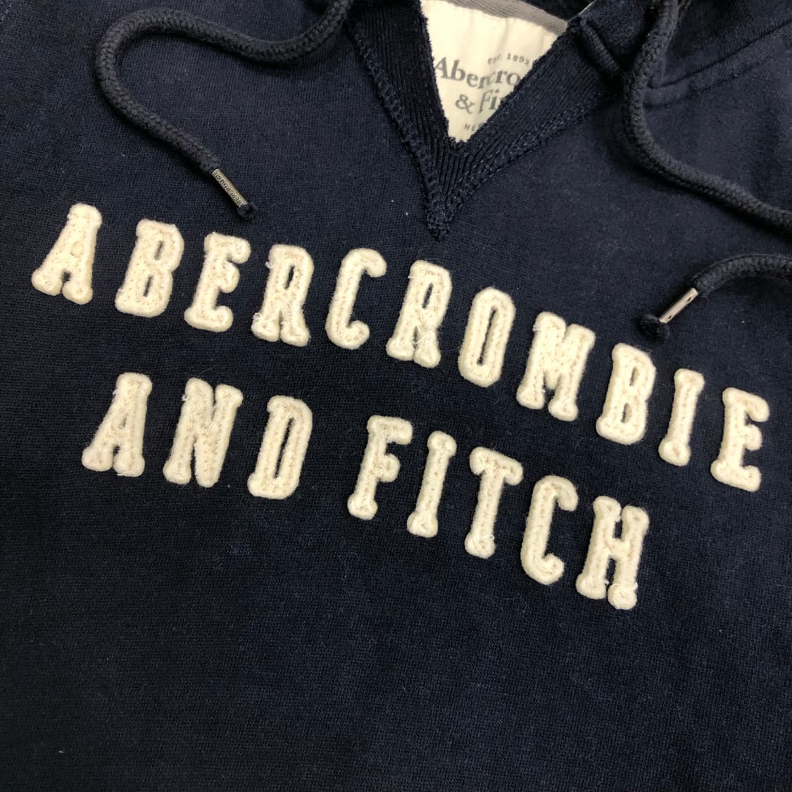 아베크롬비 네이비 로고 후드티 상품이미지3