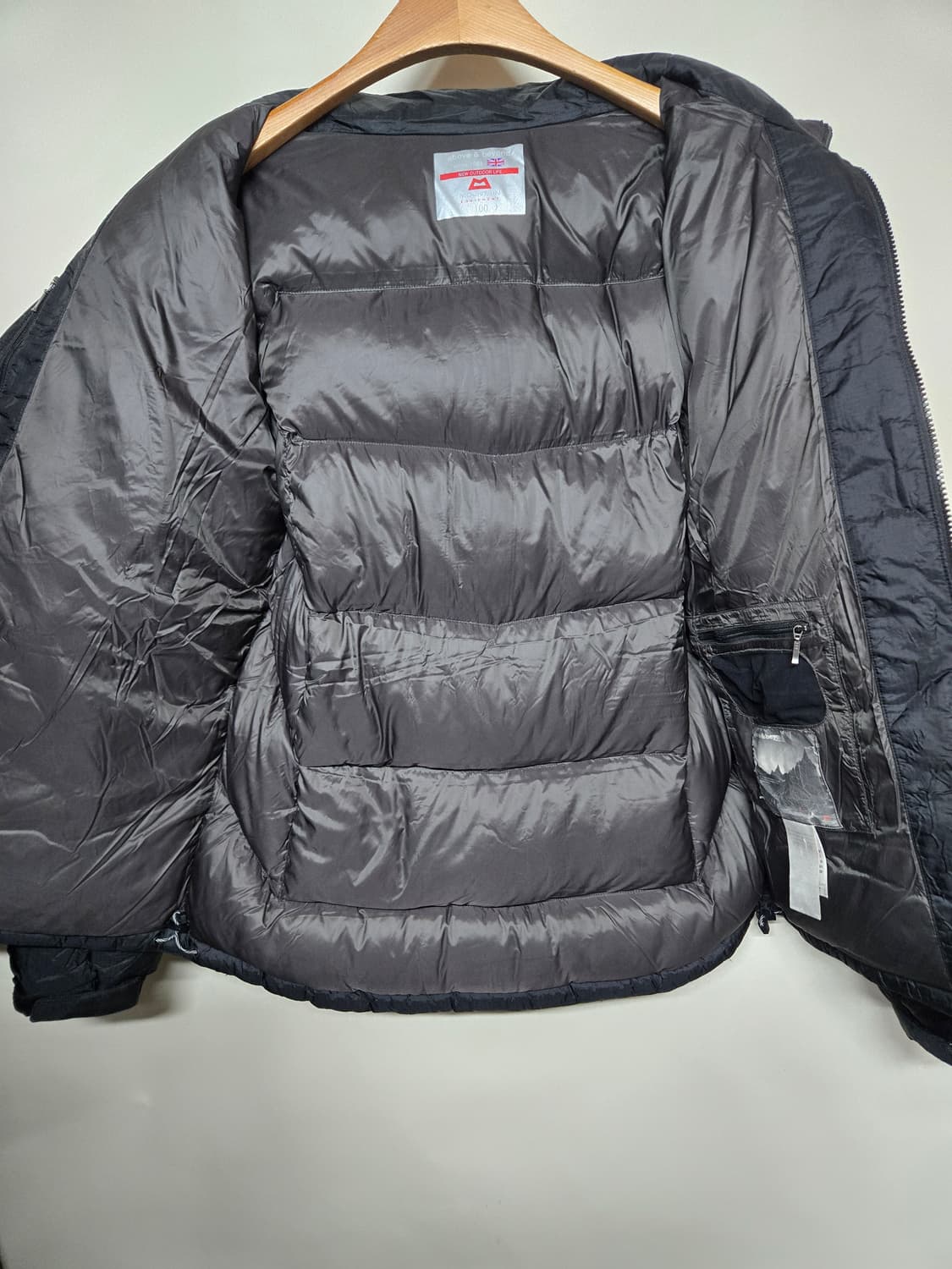 마운틴 이큅먼트 블랙 패딩 자켓100 상품이미지4