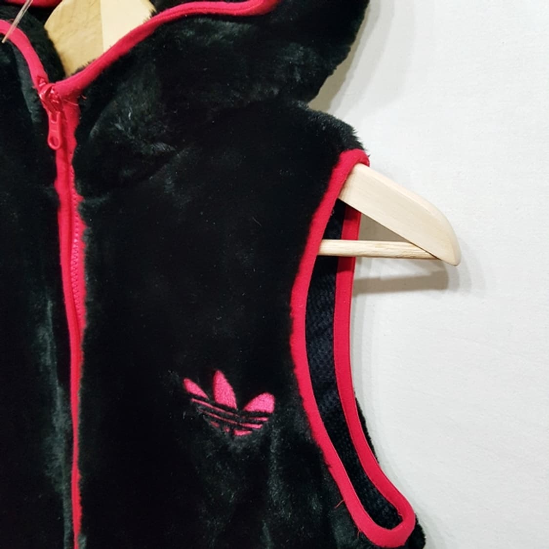 아디다스 오리지날 후리스 후드 조끼 블랙 상품이미지2