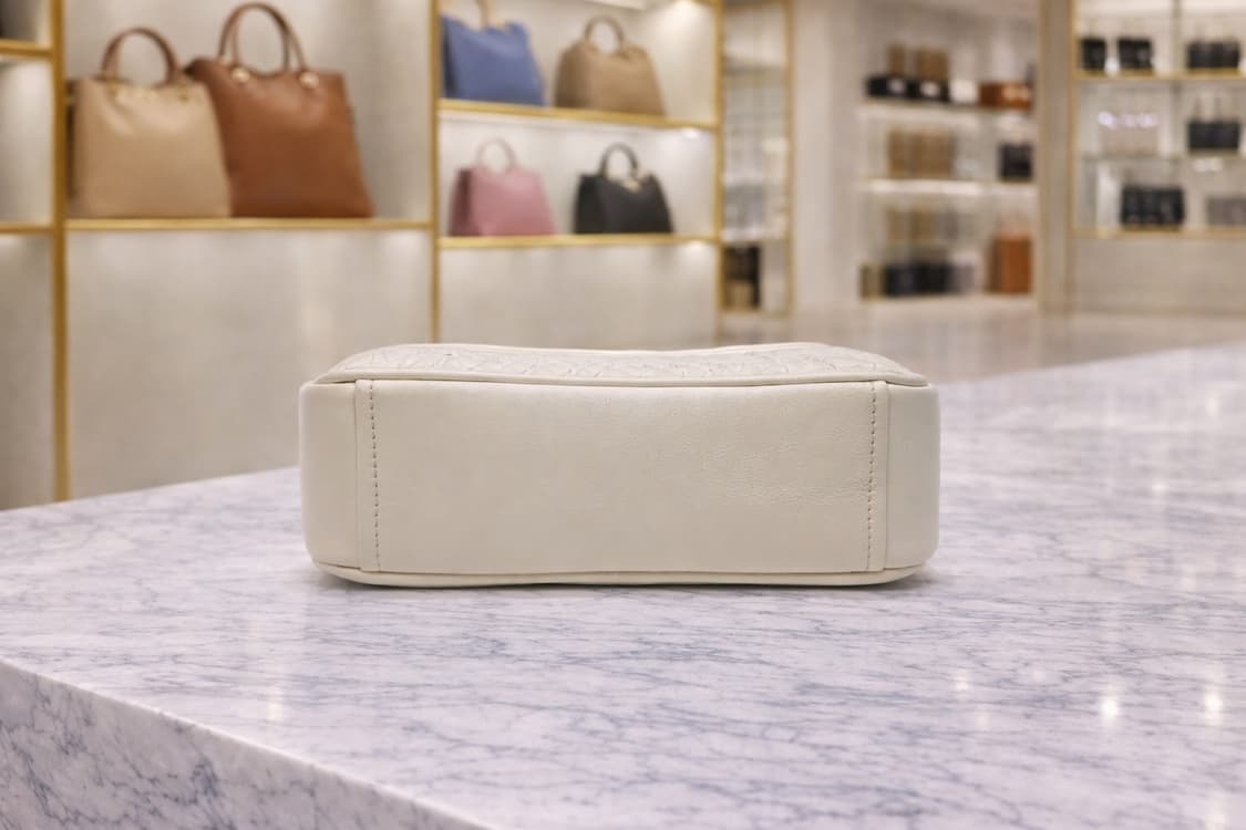 [S급] 프라다 고프레 금장 체인 크로스백 판매합니다!!! 상품이미지3