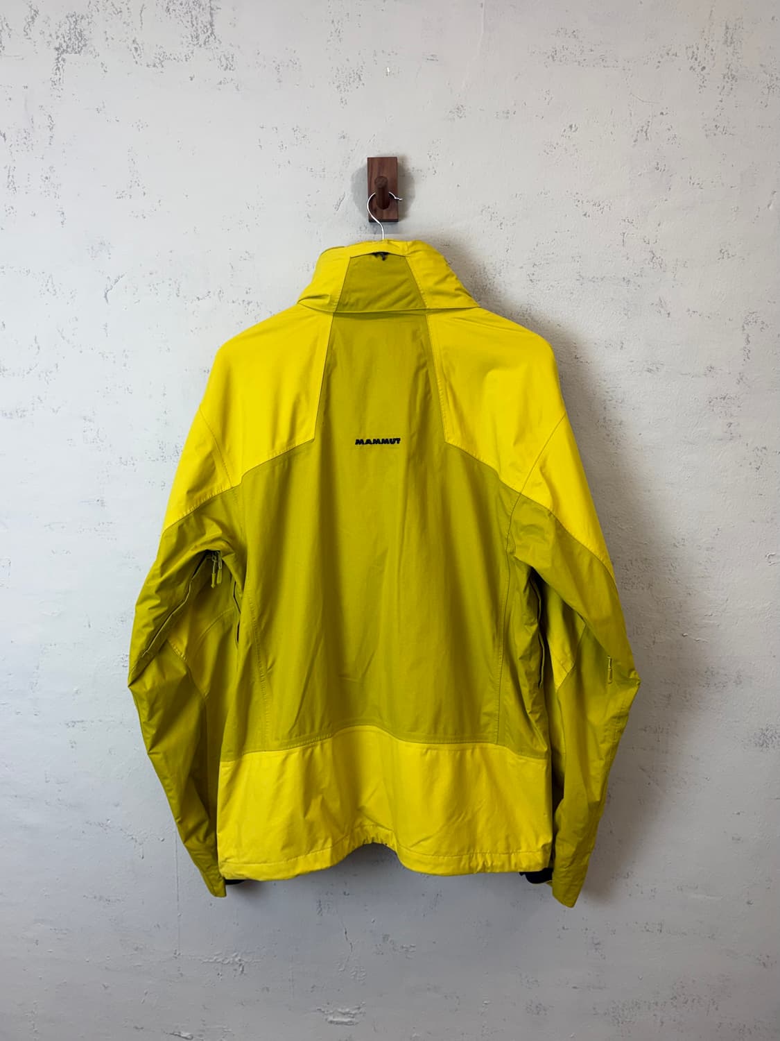마무트 드라이테크 옐로우 바람막이 자켓 상품이미지2