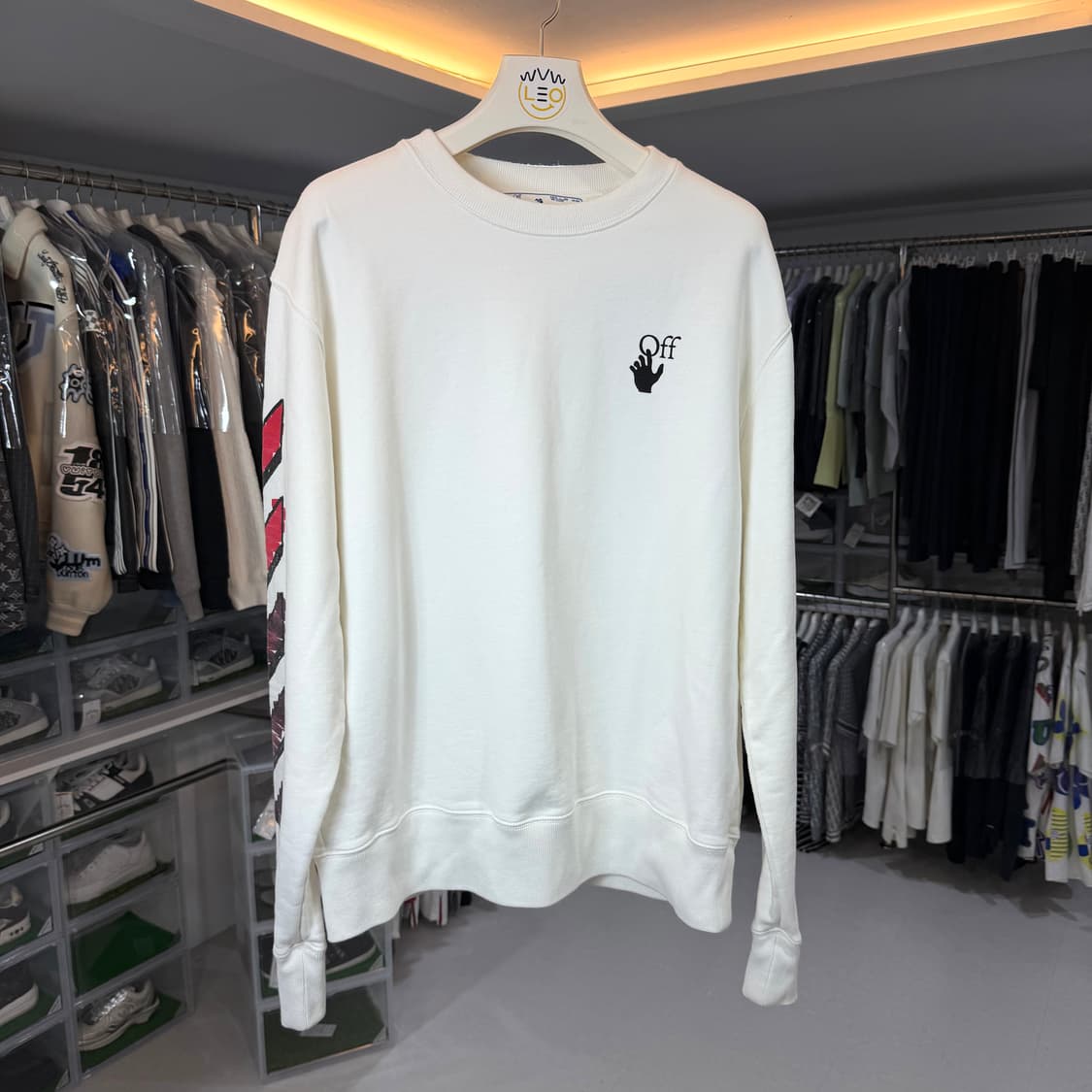 [리오브] 오프화이트 그라데이션 마커 애로우 맨투맨 상품이미지2