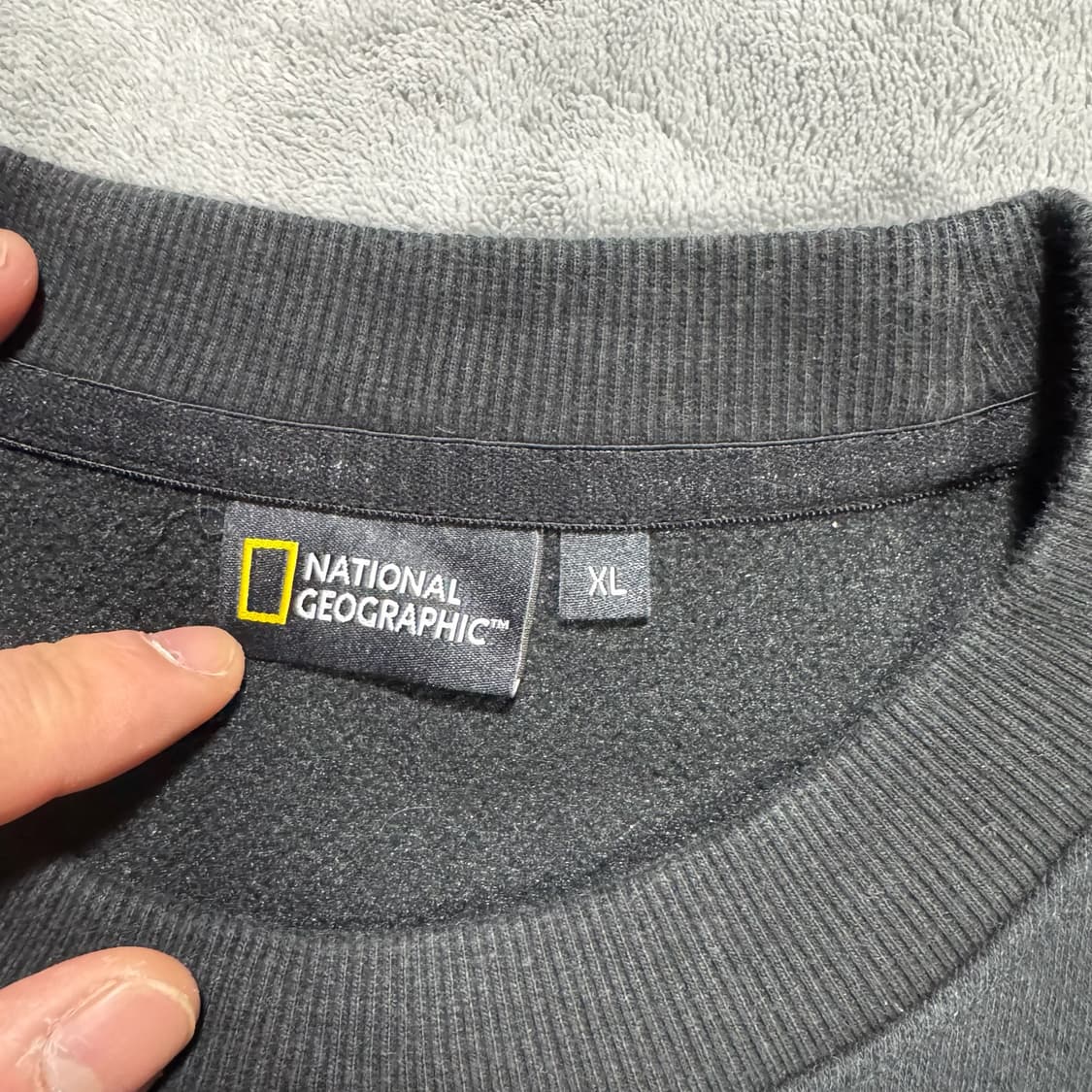 내셔널지오그래픽 블랙 맨투맨 티셔츠 상품이미지5