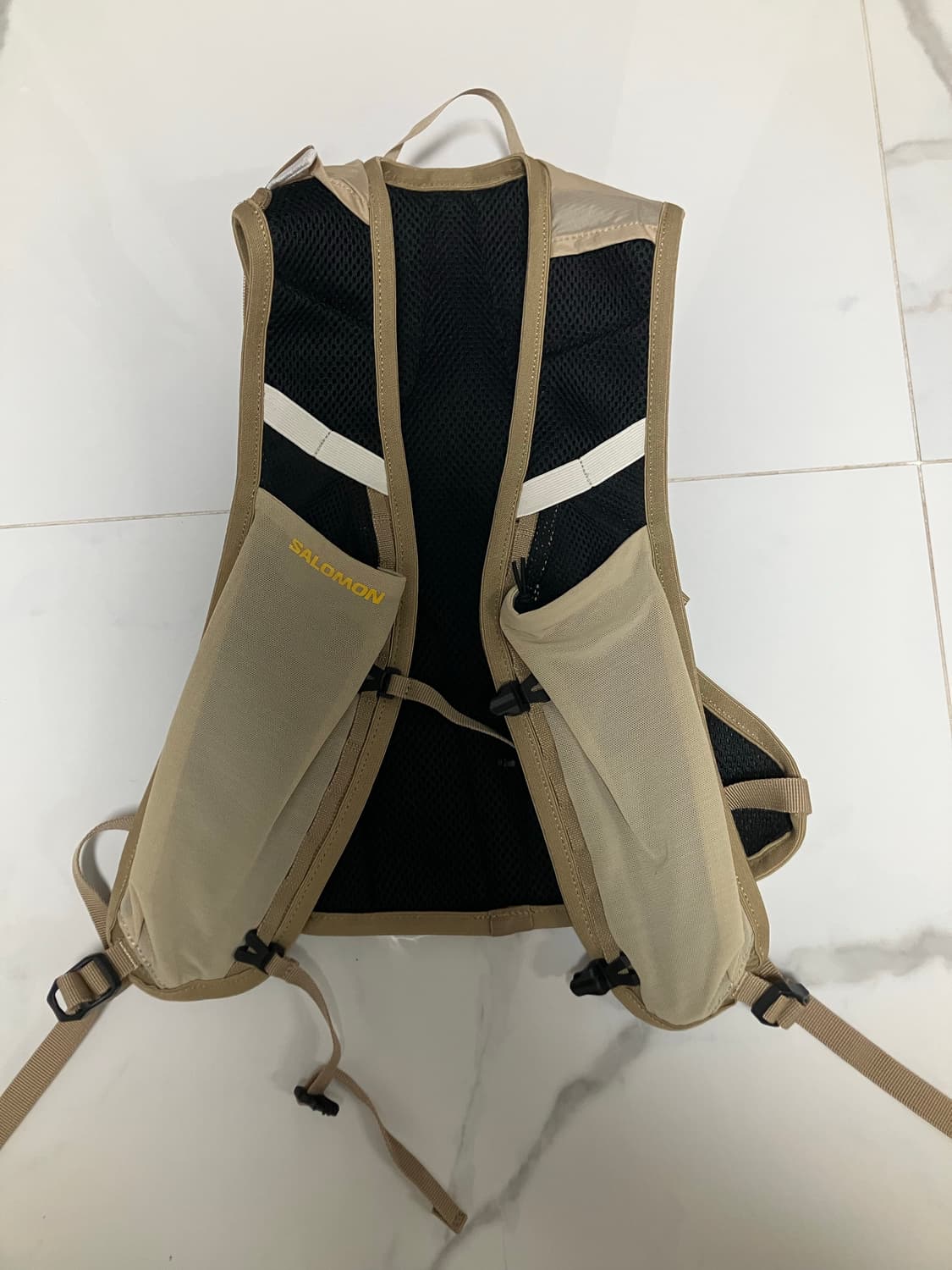 살로몬 트레일 러닝 베스트 백팩 크로스 4 미사용 새것 상품이미지2