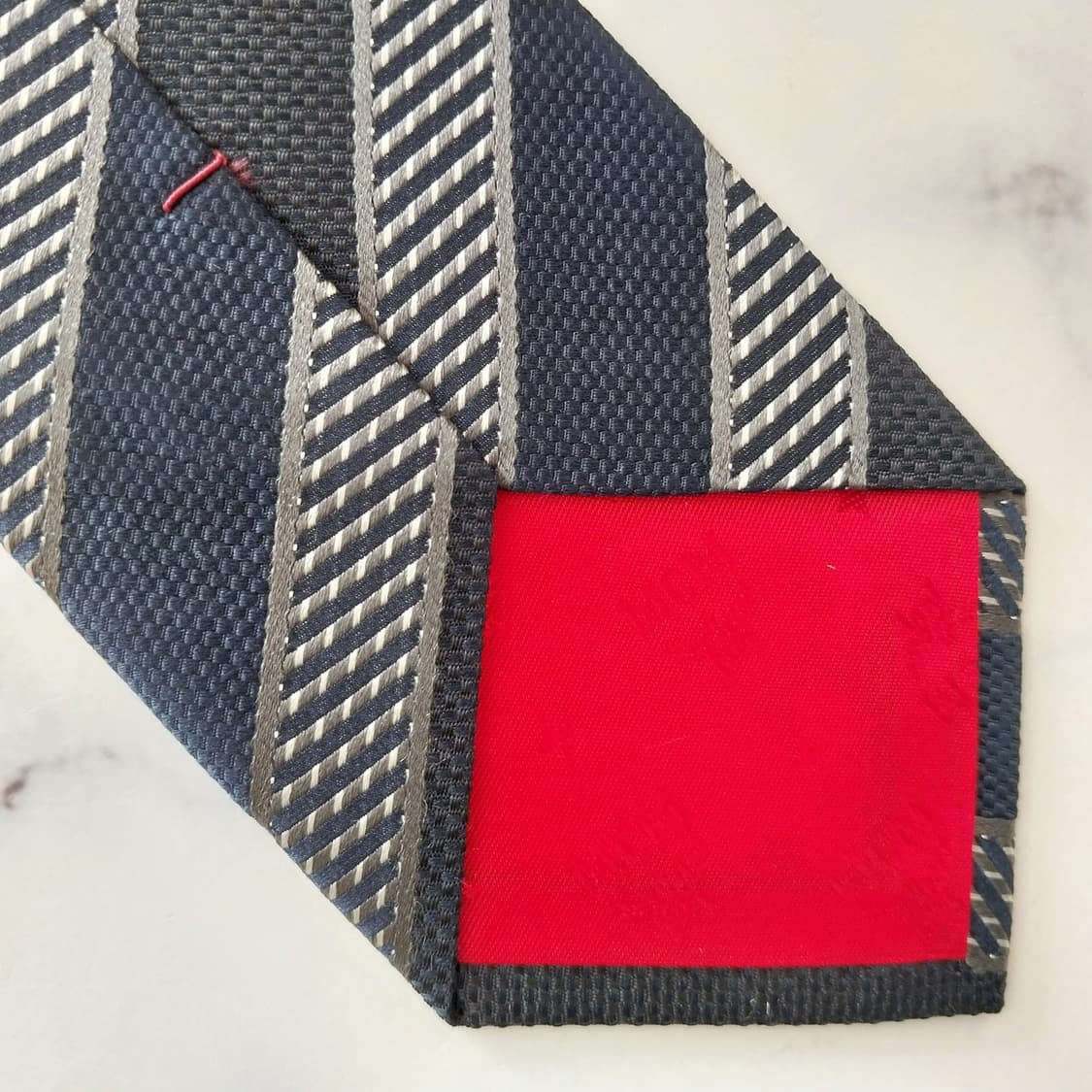 MCM 실크 스트라이프 텍스처 넥타이 8.1cm A+등급 K1553
 상품이미지10