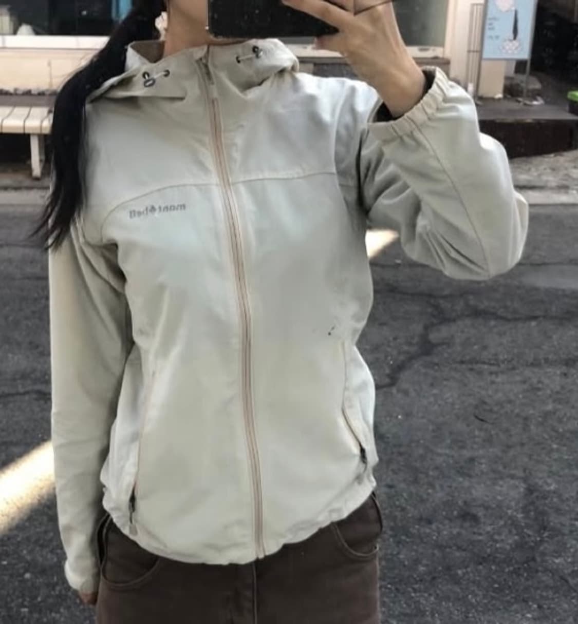 몽벨 아이보리 바람막이 상품이미지1