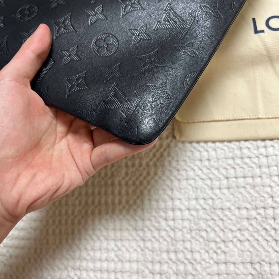 (당일배송 풀구성) 루이비통 포쉐트 쉐도우 클러치백 상품이미지4