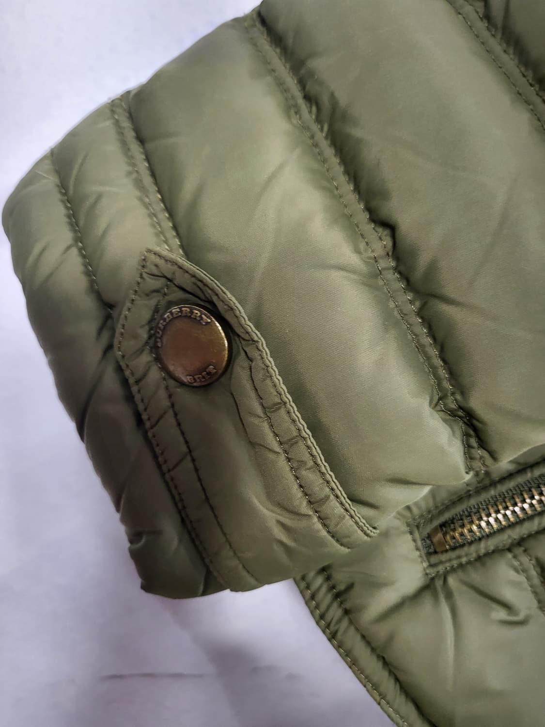버버리 클래식 경량구스패딩 카키 90 S 상품이미지3