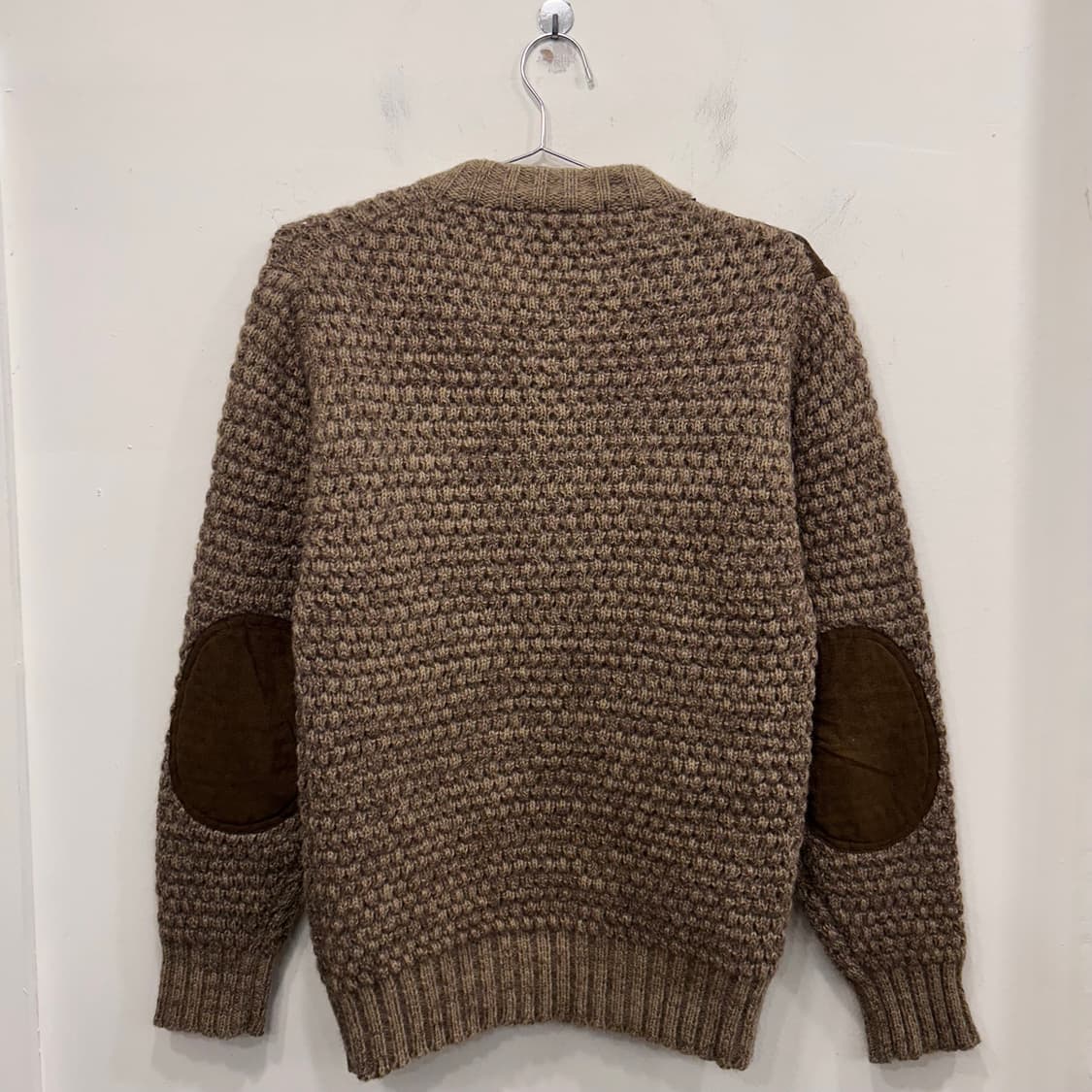 맥그리거 스포츠웨어 스웨이드 패치 헤비 스웨터 상품이미지5