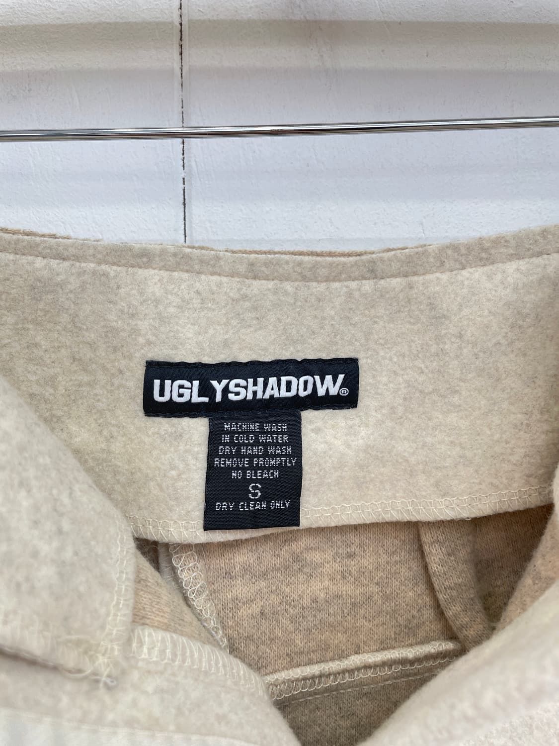 어글리쉐도우(UGLYSHADOW) 백포켓 뒷트임 롱 스커트 오트밀 상품이미지3