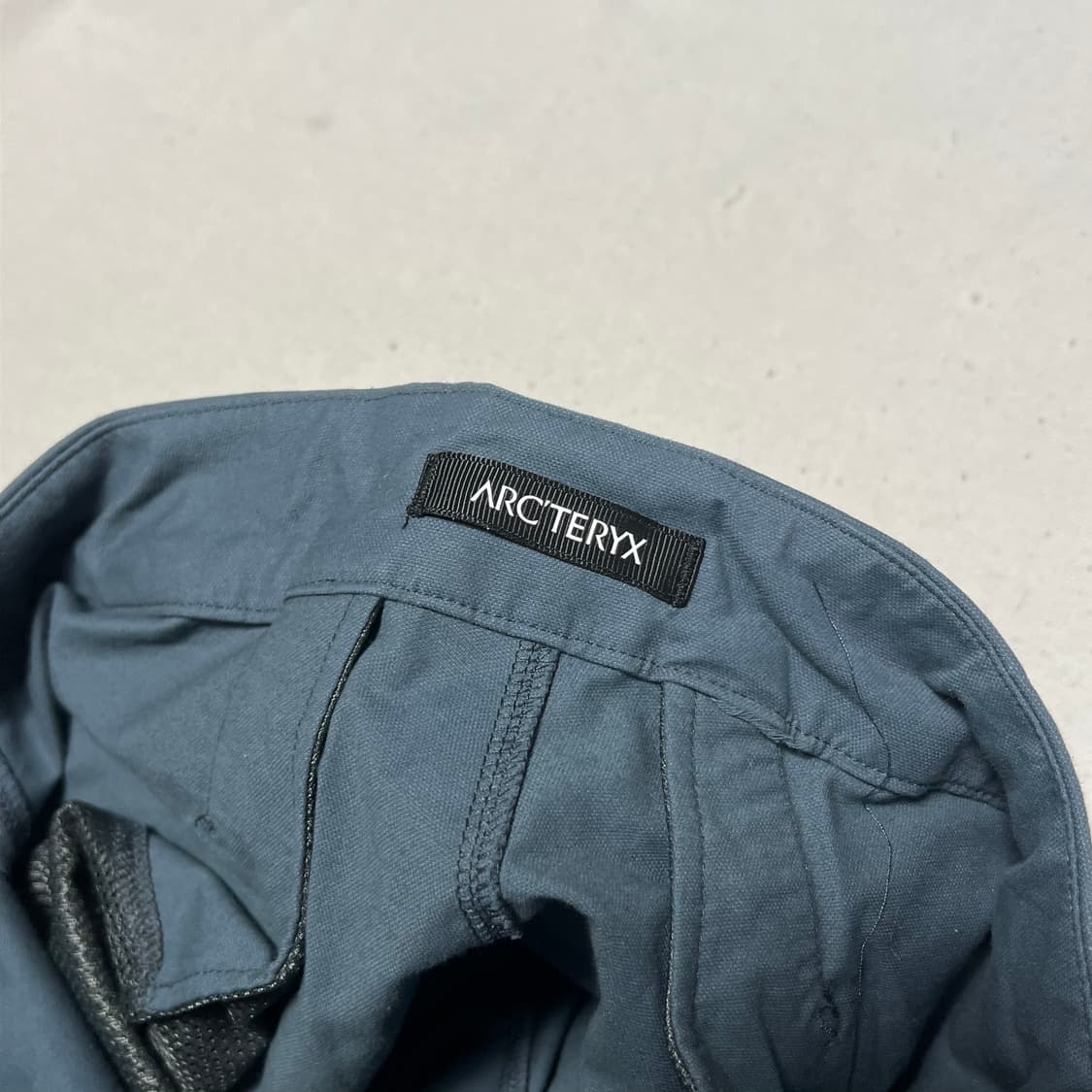 32 아크테릭스 테크니컬 감마 코튼 팬츠 상품이미지4