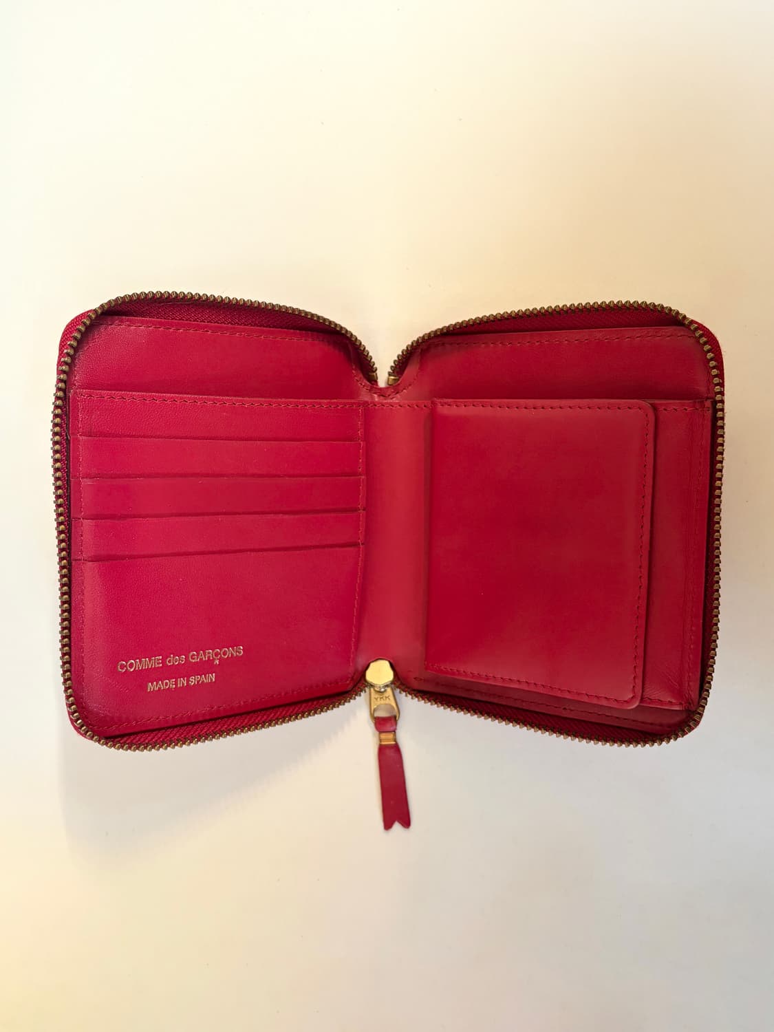 꼼데가르송 엠보스 패턴 지갑 레드 상품이미지2