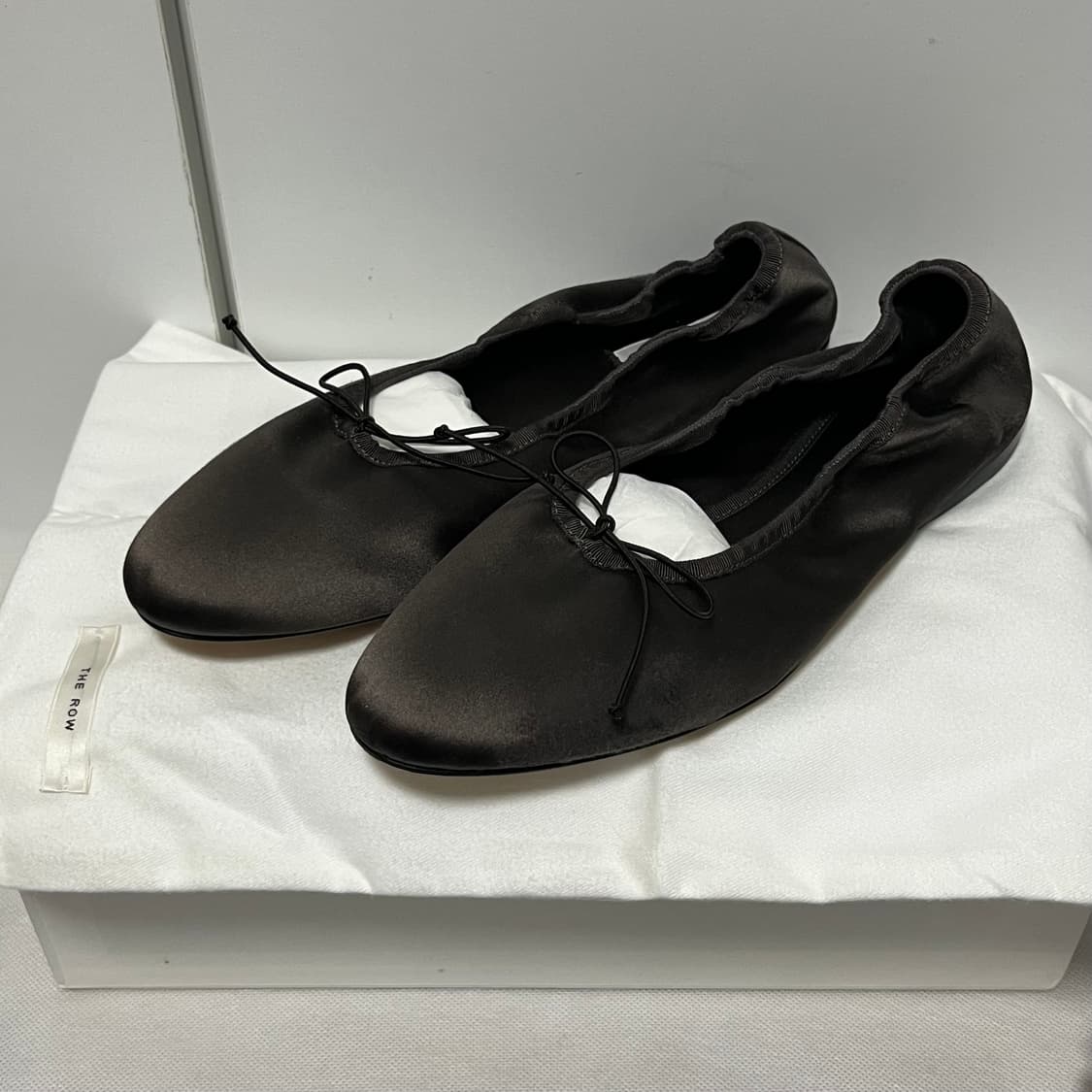 [38]더로우 AWAR 발레리나 플랫 슈즈/실크 새틴 브라운 상품이미지2