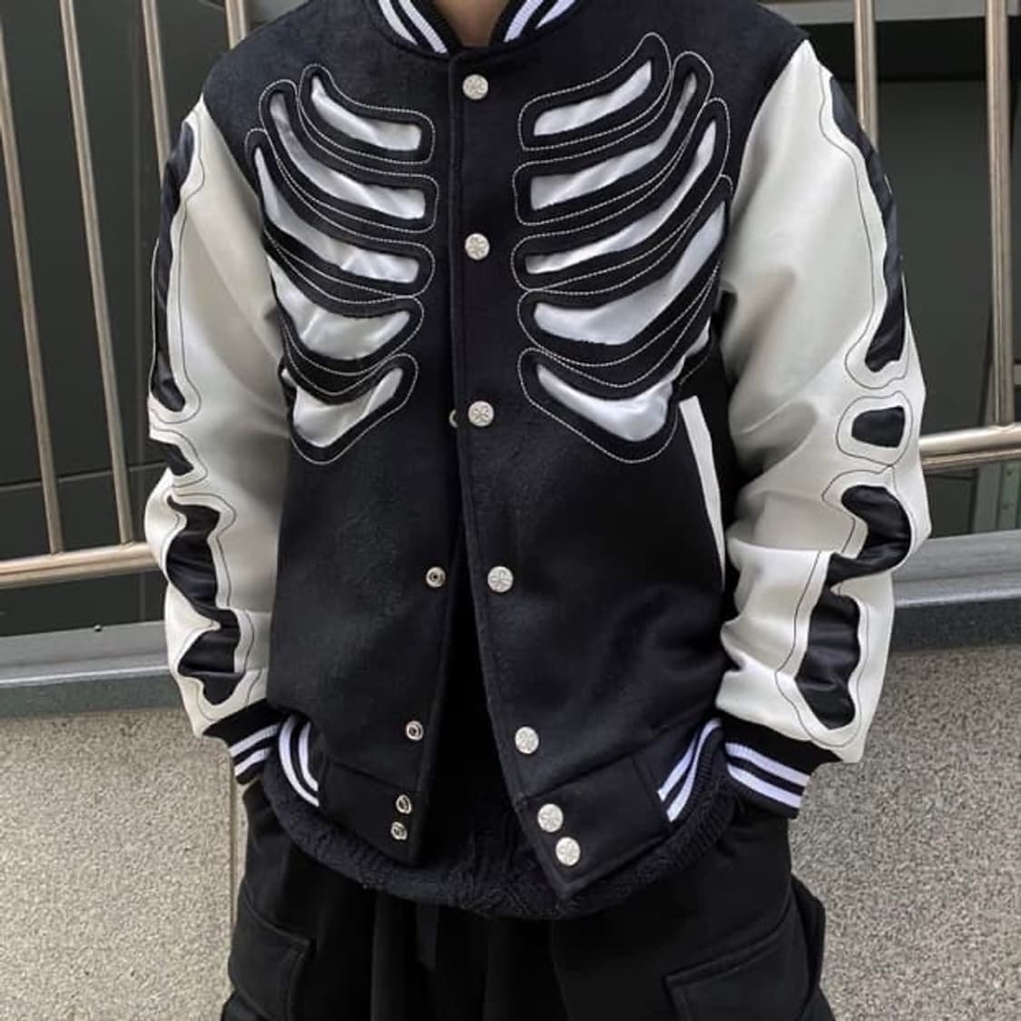 써저리(Surgery)의 본 커팅 울 바시티 안감 패딩재킷 상품이미지1