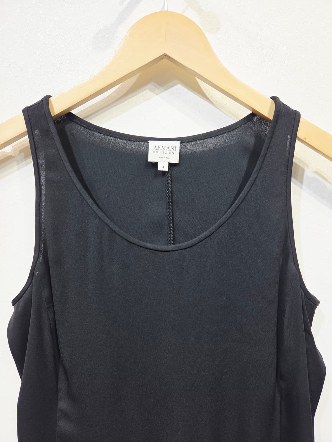 아르마니 꼴레지오니 실크 혼방 슬리브리스 탑 상품이미지3