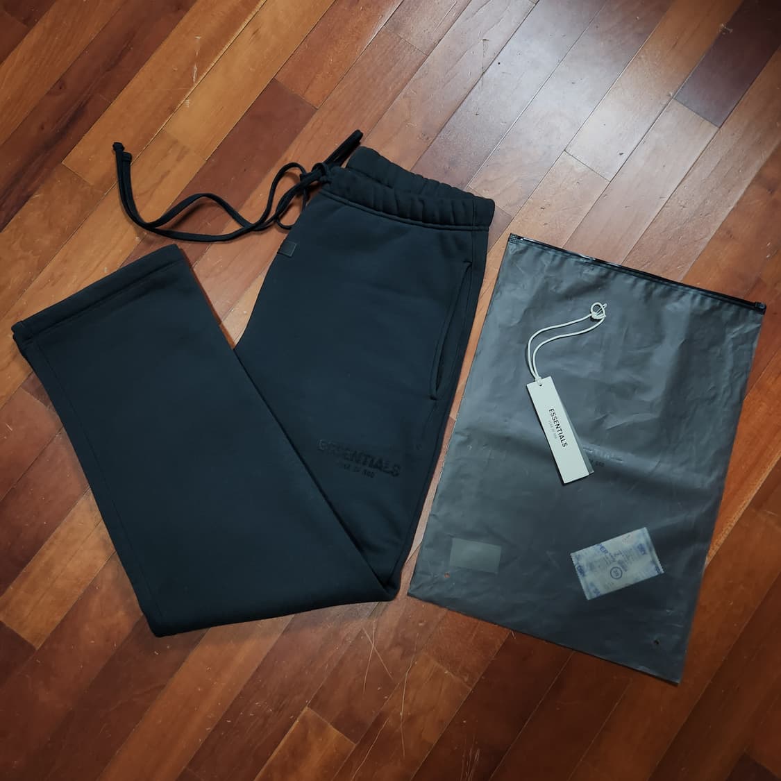 에센셜 더 코어 컬렉션 릴렉스드 스웨트팬츠 스트레치 리모 상품이미지7