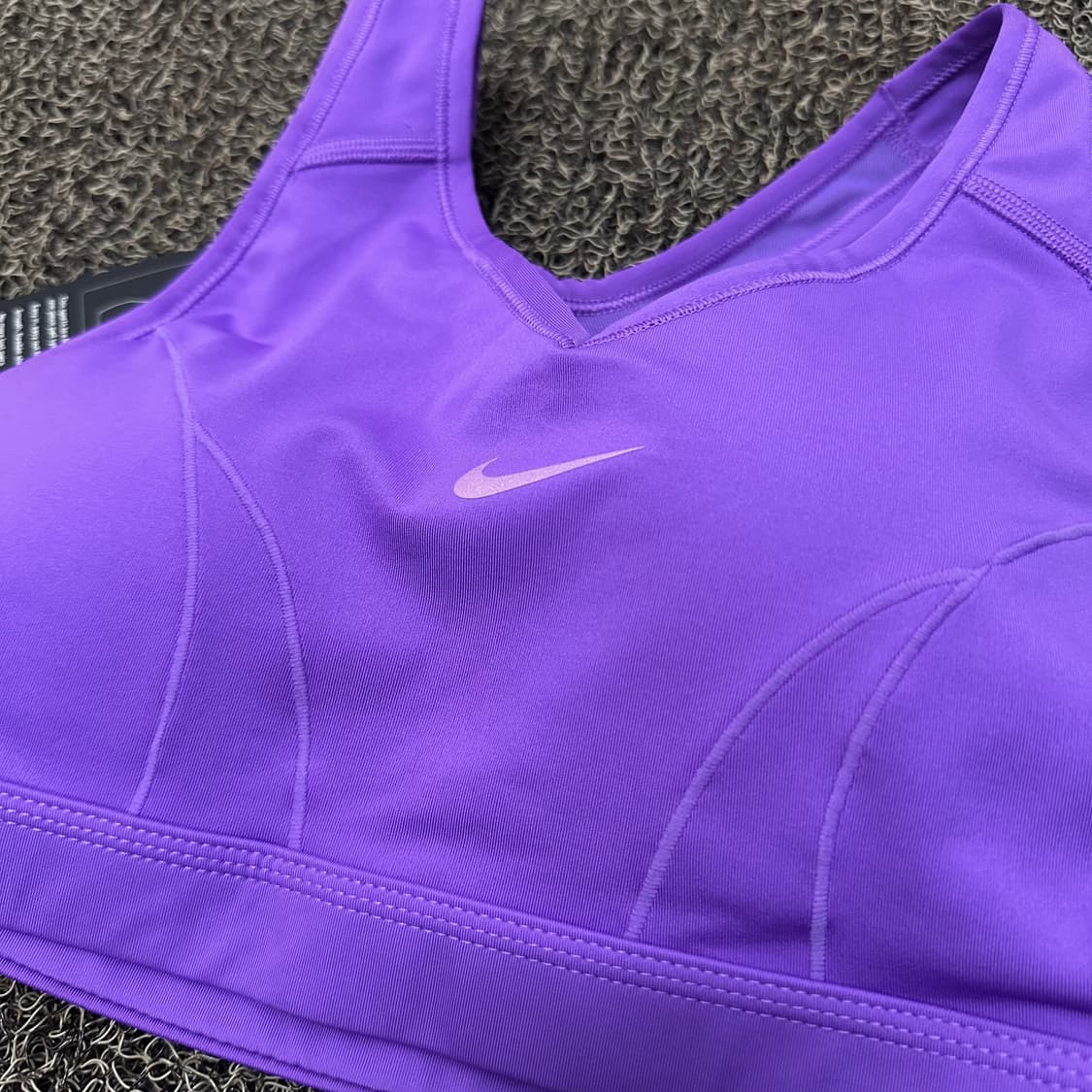 [새상품] NIKE 나이키 여성 스포츠 브라 퍼플 M 상품이미지3