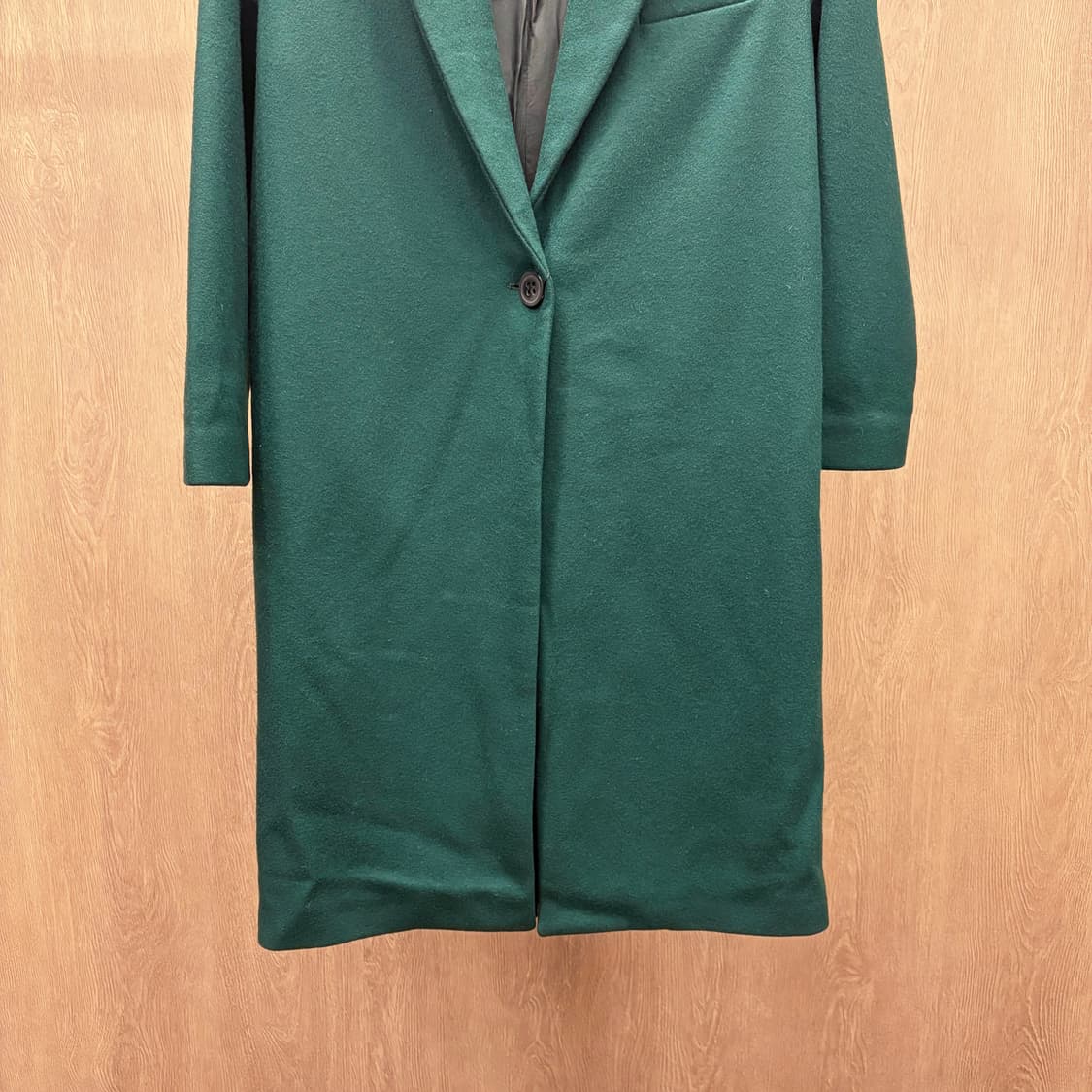 에리카 까발리니 롱 코트 클래식 노치드 라펠 싱글 버튼 슬릿 디테일 그린 상품이미지5