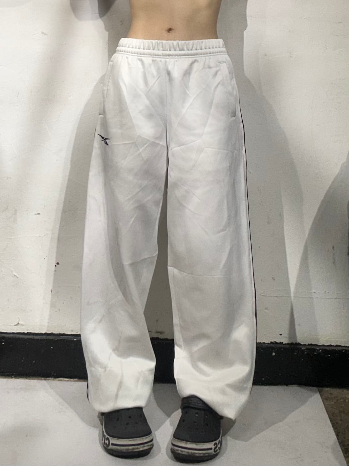 리복 화이트 사이드 라인 와이드 트레이닝 팬츠 M 상품이미지2