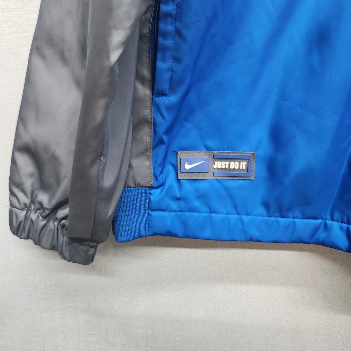 올드스쿨 나이키 스우시 배색(소매)  바람막이 점퍼 XL 상품이미지3