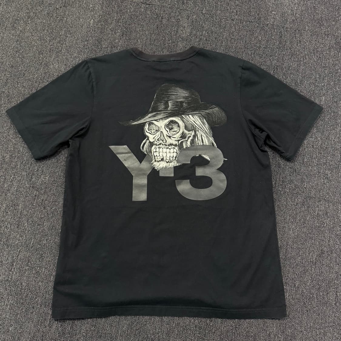 Y-3 아디다스 요지야마모토 백 스컬자수 반팔티 상품이미지1