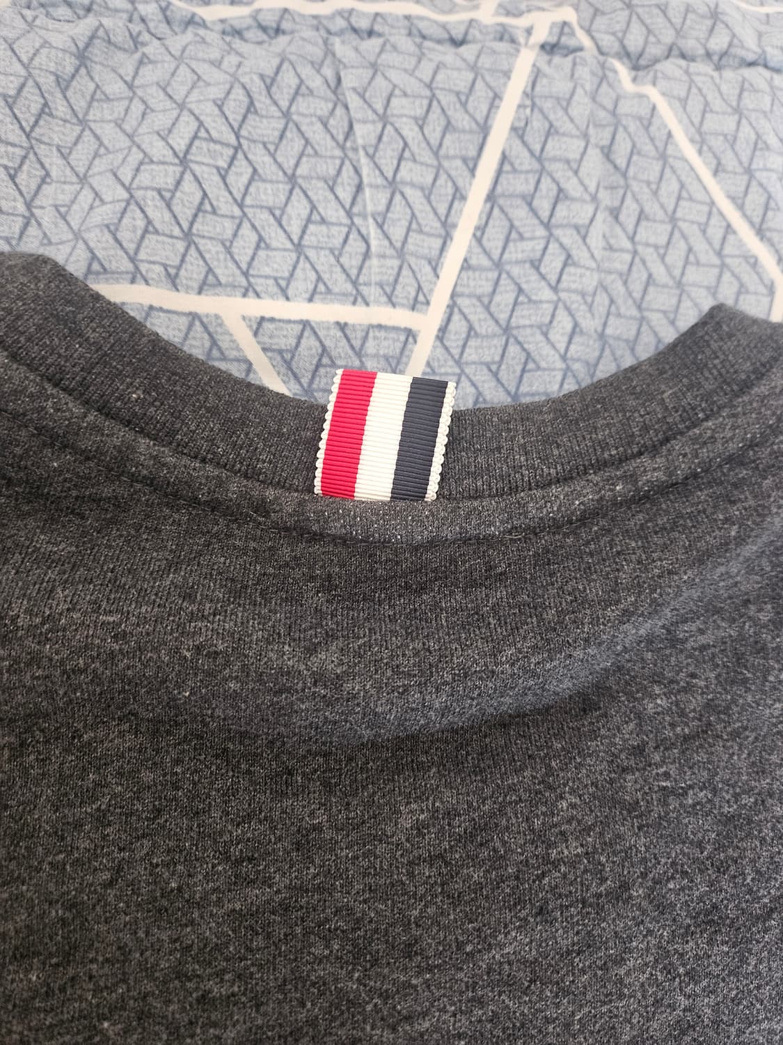 톰브라운 4바 스웨트셔츠 다크그레이 4사이즈 상품이미지7