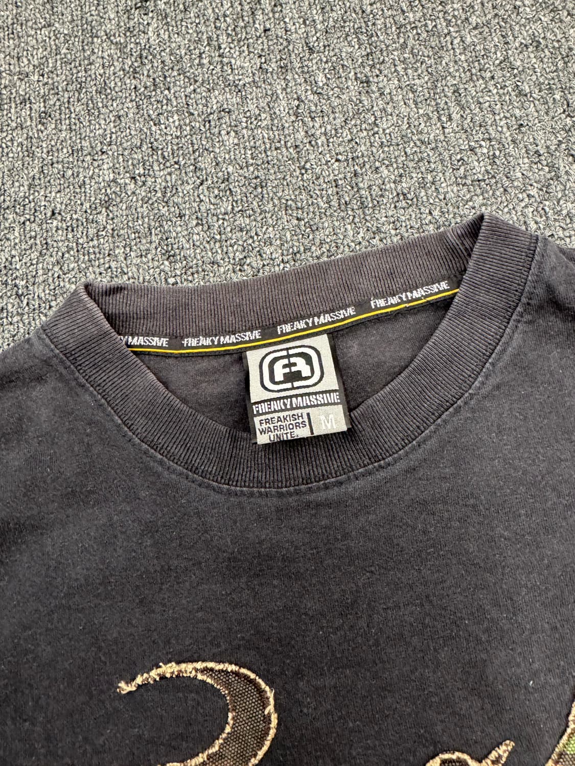 M)FREAK MASSIVE 빈티지 카모 레터링 롱슬리브 상품이미지3