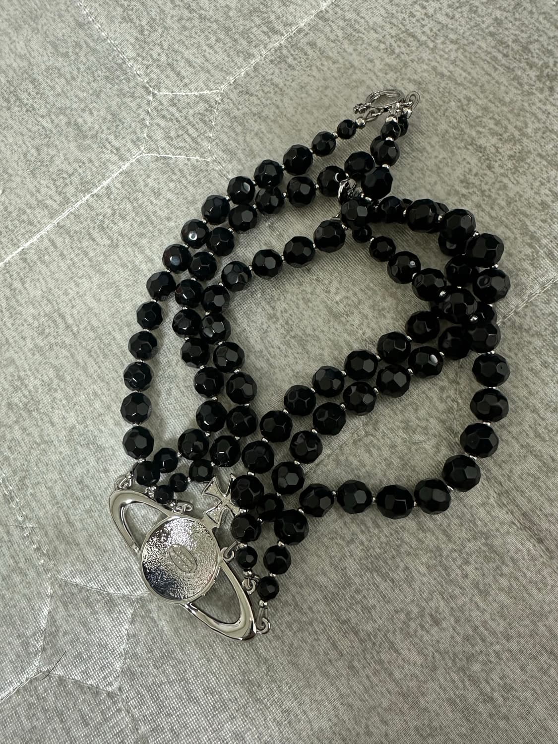 비비안웨스트우드 쓰리로우 펄 바스릴리프 초커 블랙 목걸이 orb 메살린 상품이미지2