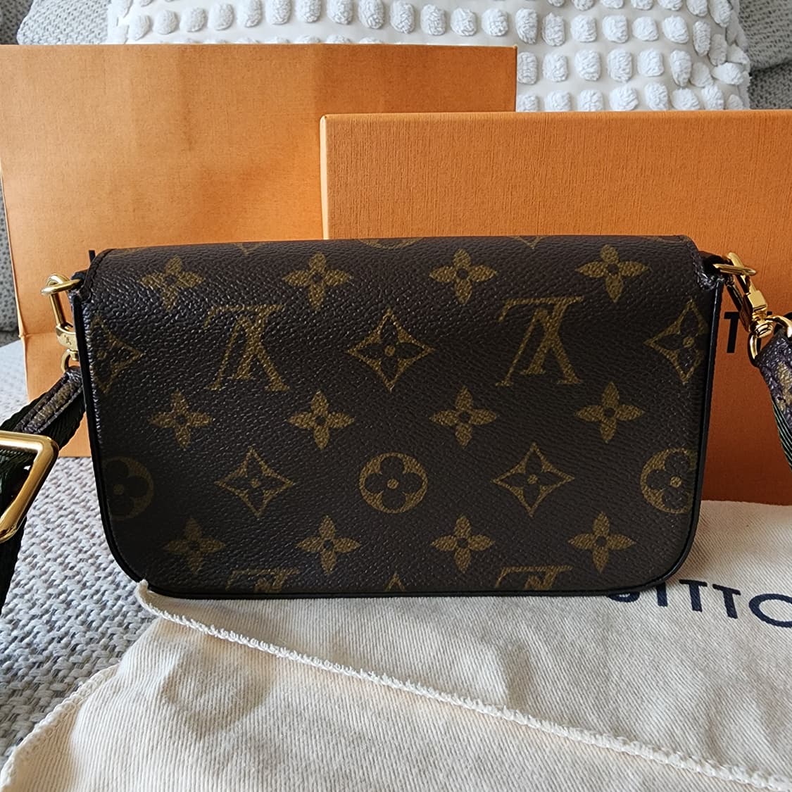 초민트급 루이비통 펠리시 스트랩 앤 고 모노그램 크로스백 카키 그린 상품이미지8