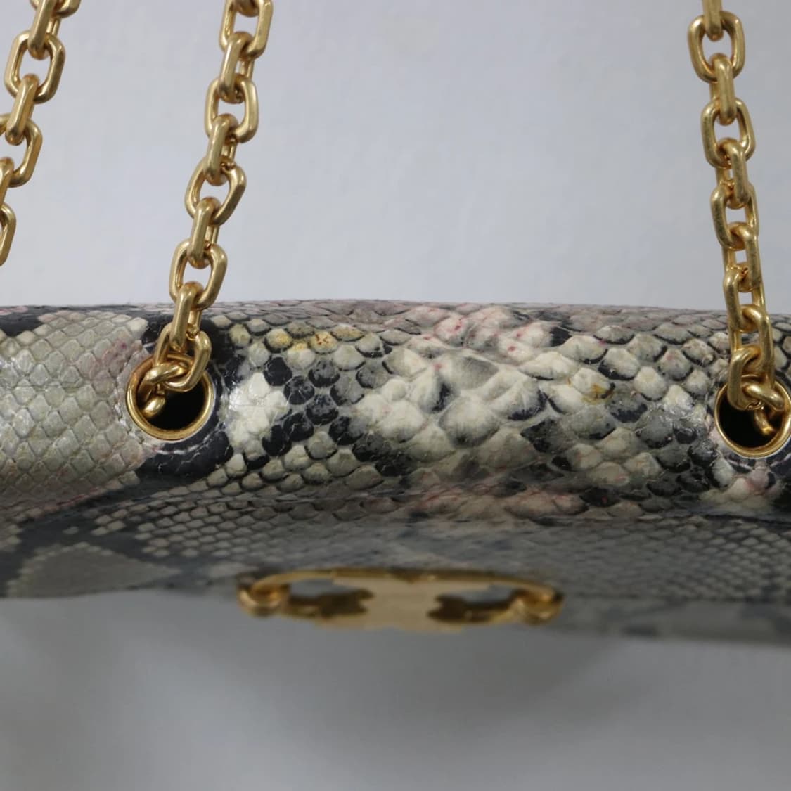 토리버치 금장 체인 숄더 백 63376 상품이미지4