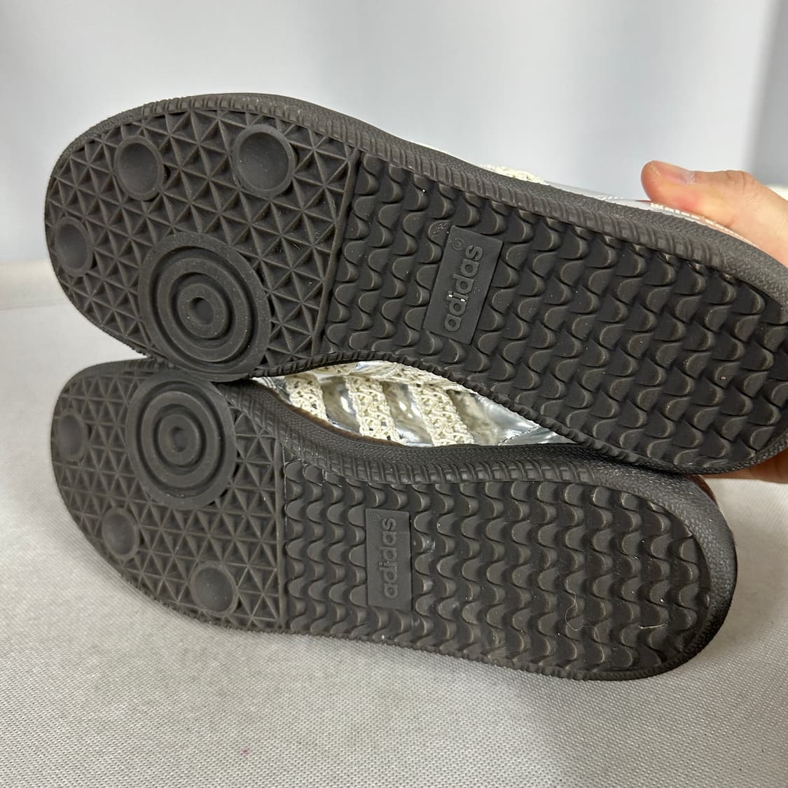 아디다스 x 웨일스 보너 삼바 실버 메탈릭 상품이미지6