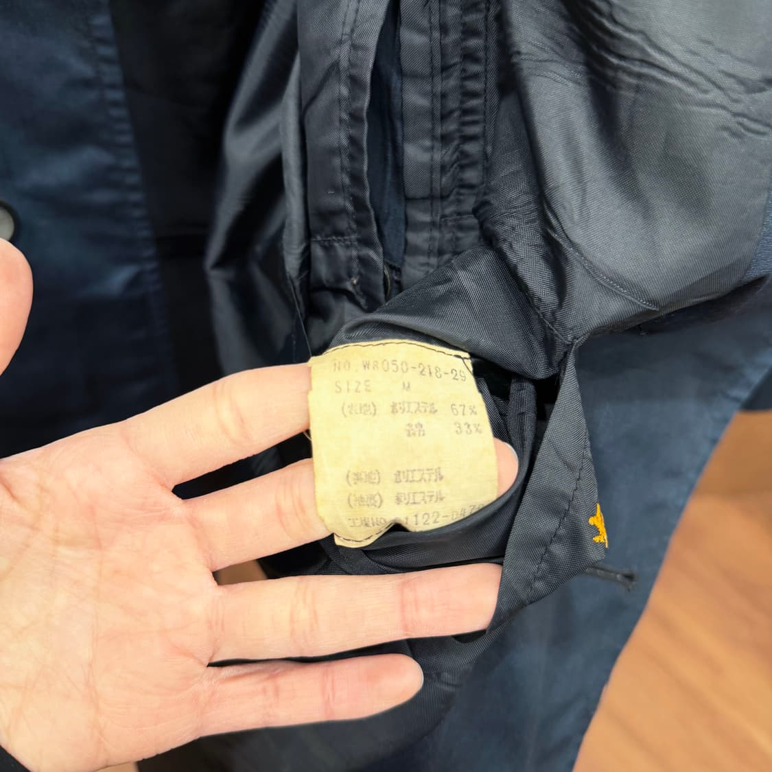 버버리 싱글 브레스트 맥 코트 레글런 슬리브 히든 버튼 디테일 네이비 상품이미지7